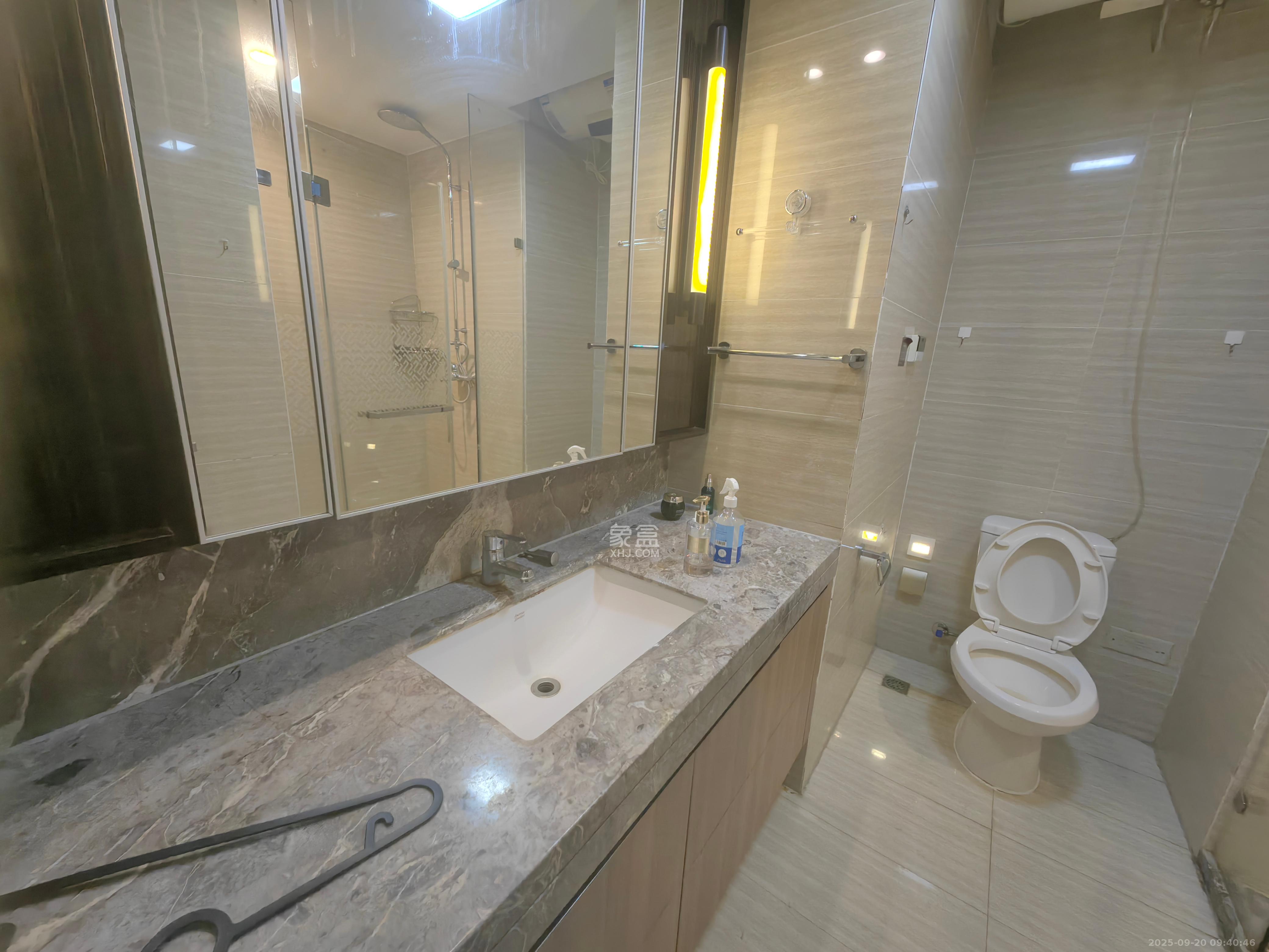 华远国际公寓  1室1厅1卫    3500.0元/月室内图