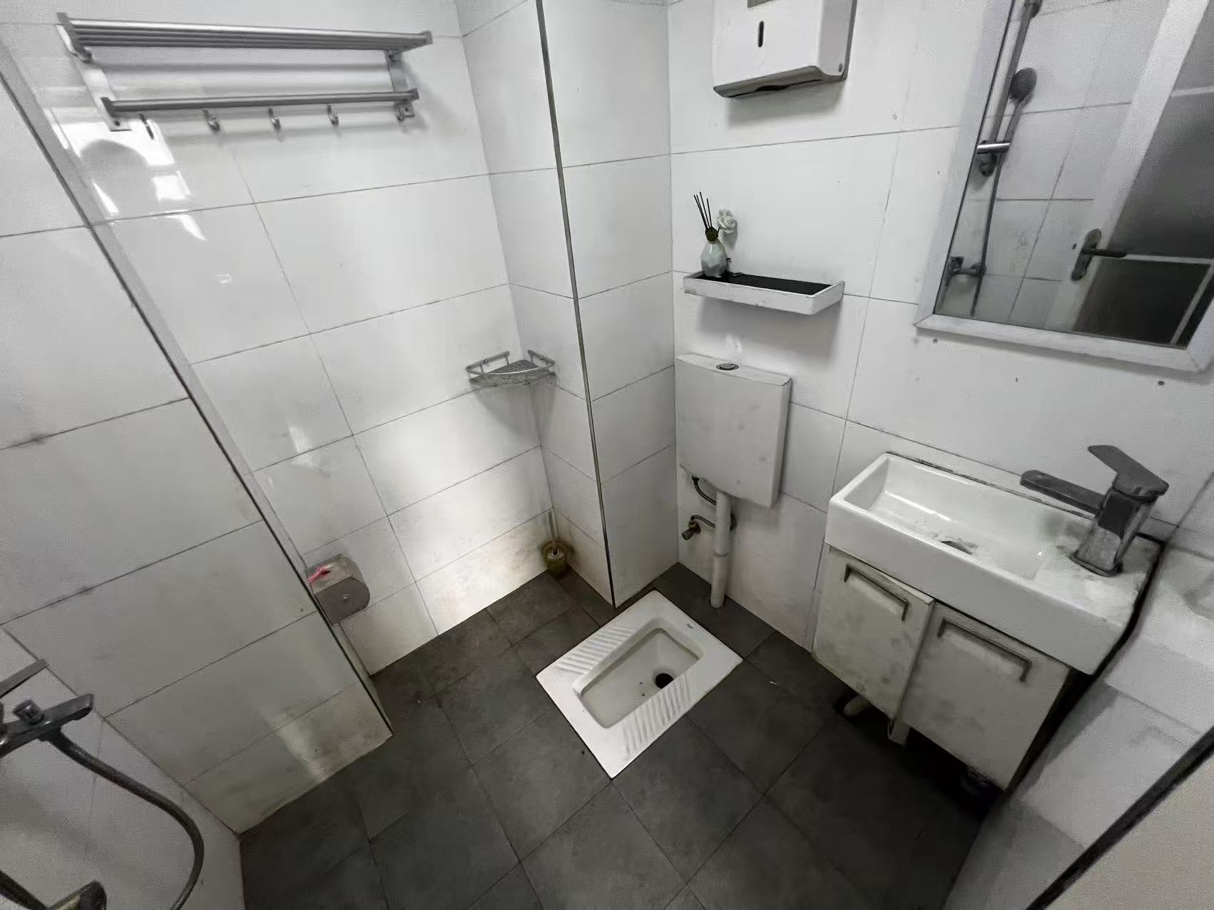 领御一方中心 1室1厅1卫 800.0元/月 领御一方中心 1室1厅1卫 800.0元/月室内图