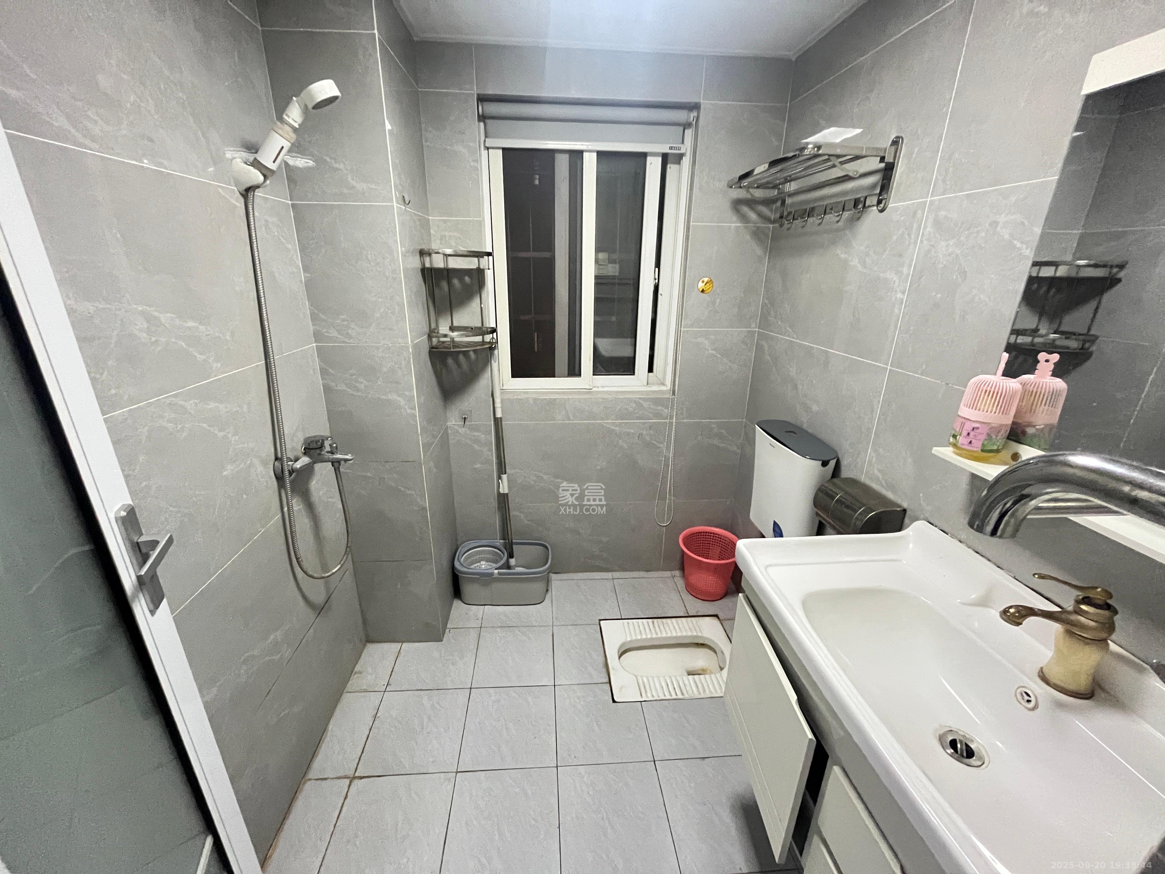 嘉顺苑 2室1厅1卫 2100.0元/月 嘉顺苑 2室1厅1卫 2100.0元/月室内图