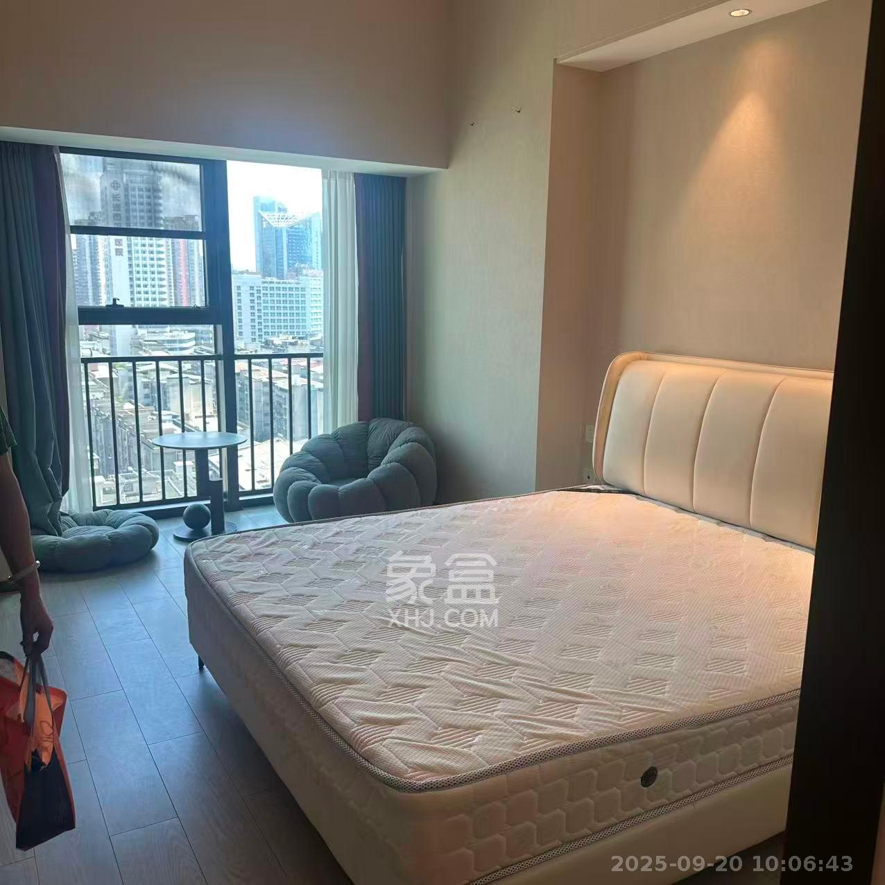 华润置地中心 1室1厅1卫 2500.0元/月 华润置地中心 1室1厅1卫 2500.0元/月室内图