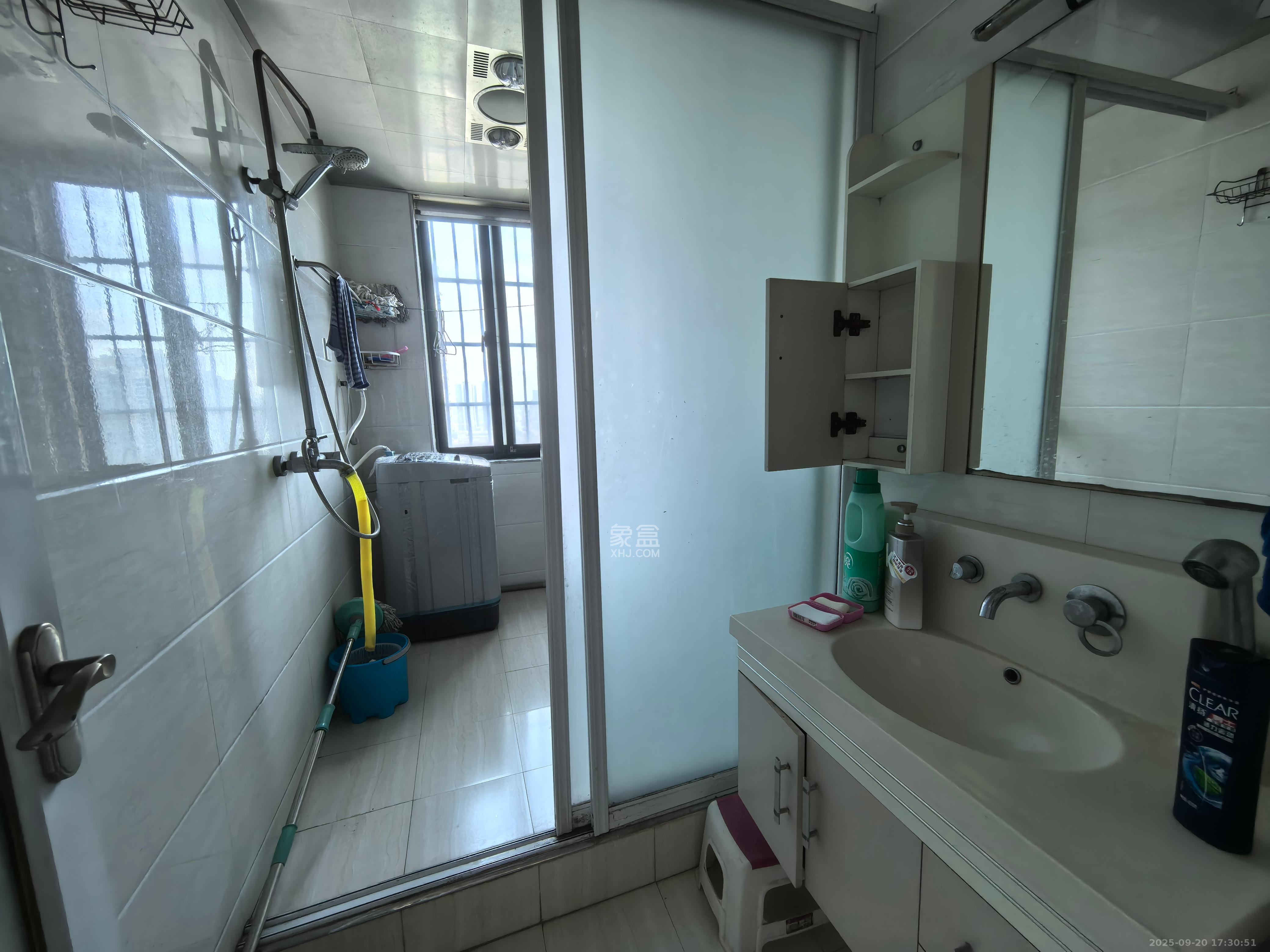 尊邸华庭 3室2厅1卫 2500.0元/月 尊邸华庭 3室2厅1卫 2500.0元/月室内图