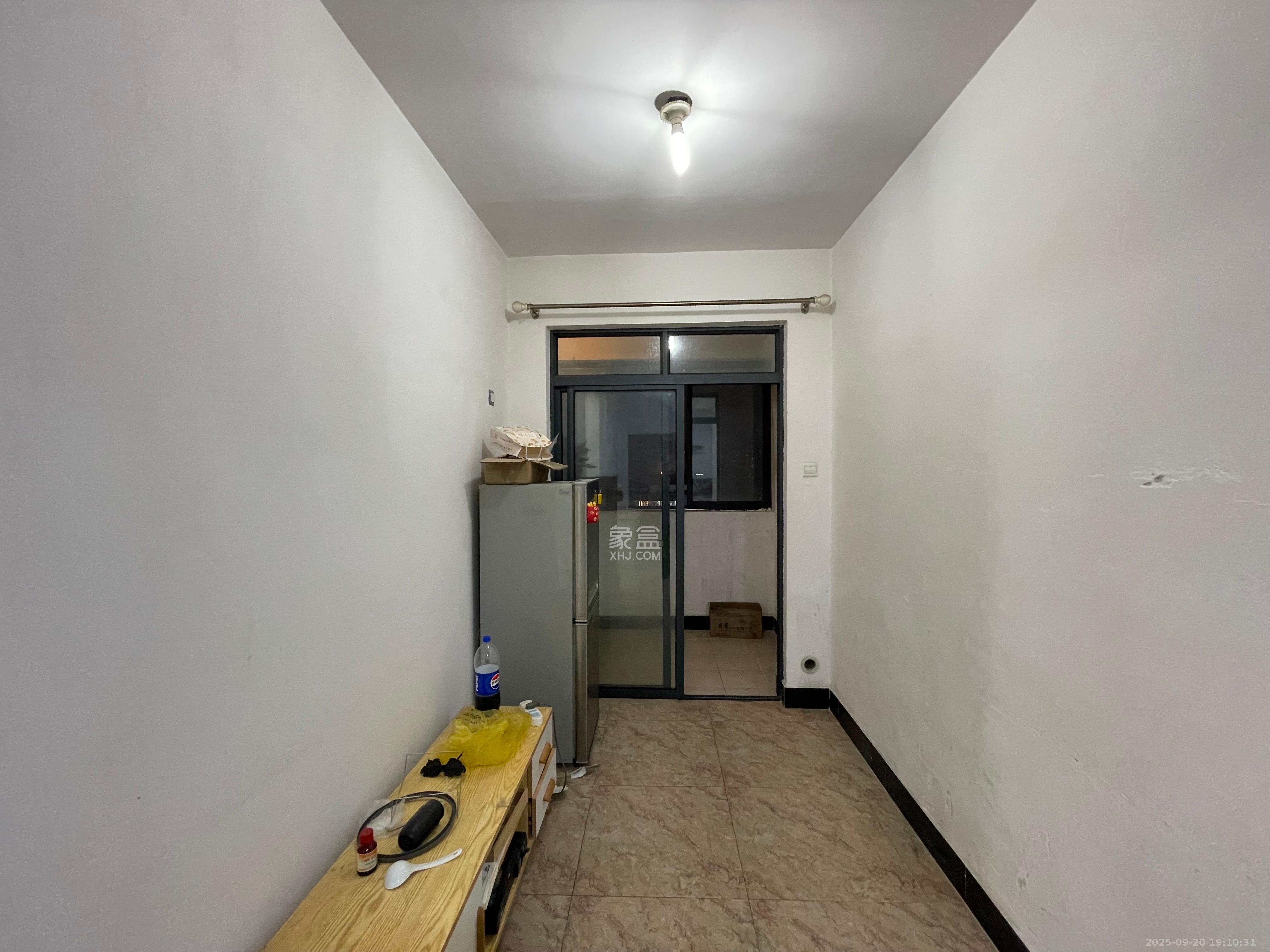 广盛华苑  2室1厅1卫    2000.0元/月室内图