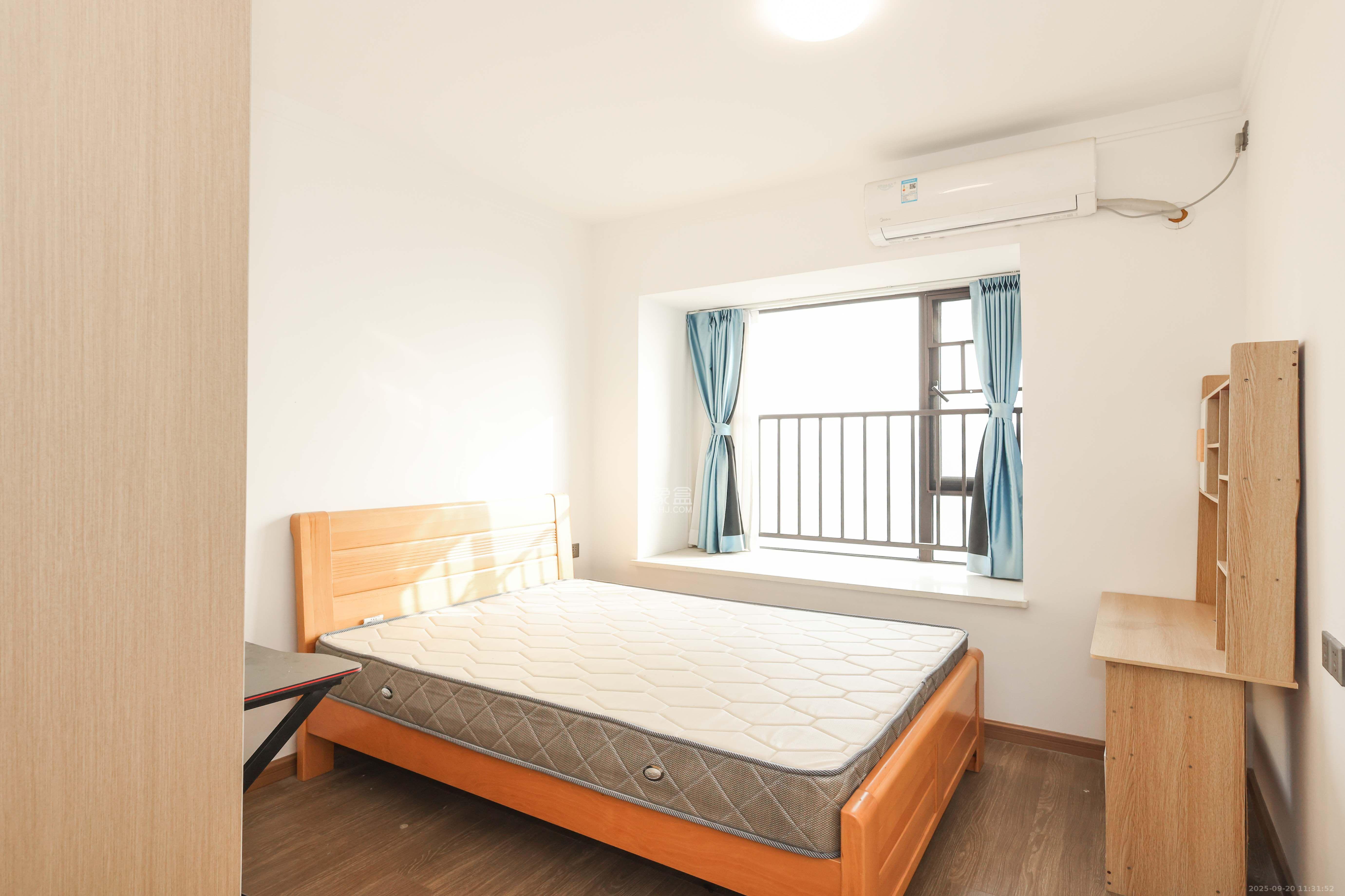 招商华发依云曦城  3室2厅2卫    2300.0元/月室内图