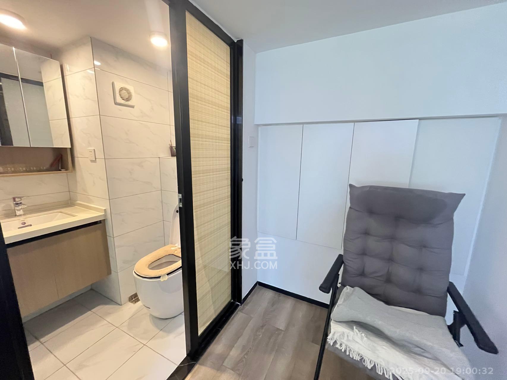 藏珑湖上公馆 1室1厅1卫 2600.0元/月 藏珑湖上公馆 1室1厅1卫 2600.0元/月室内图