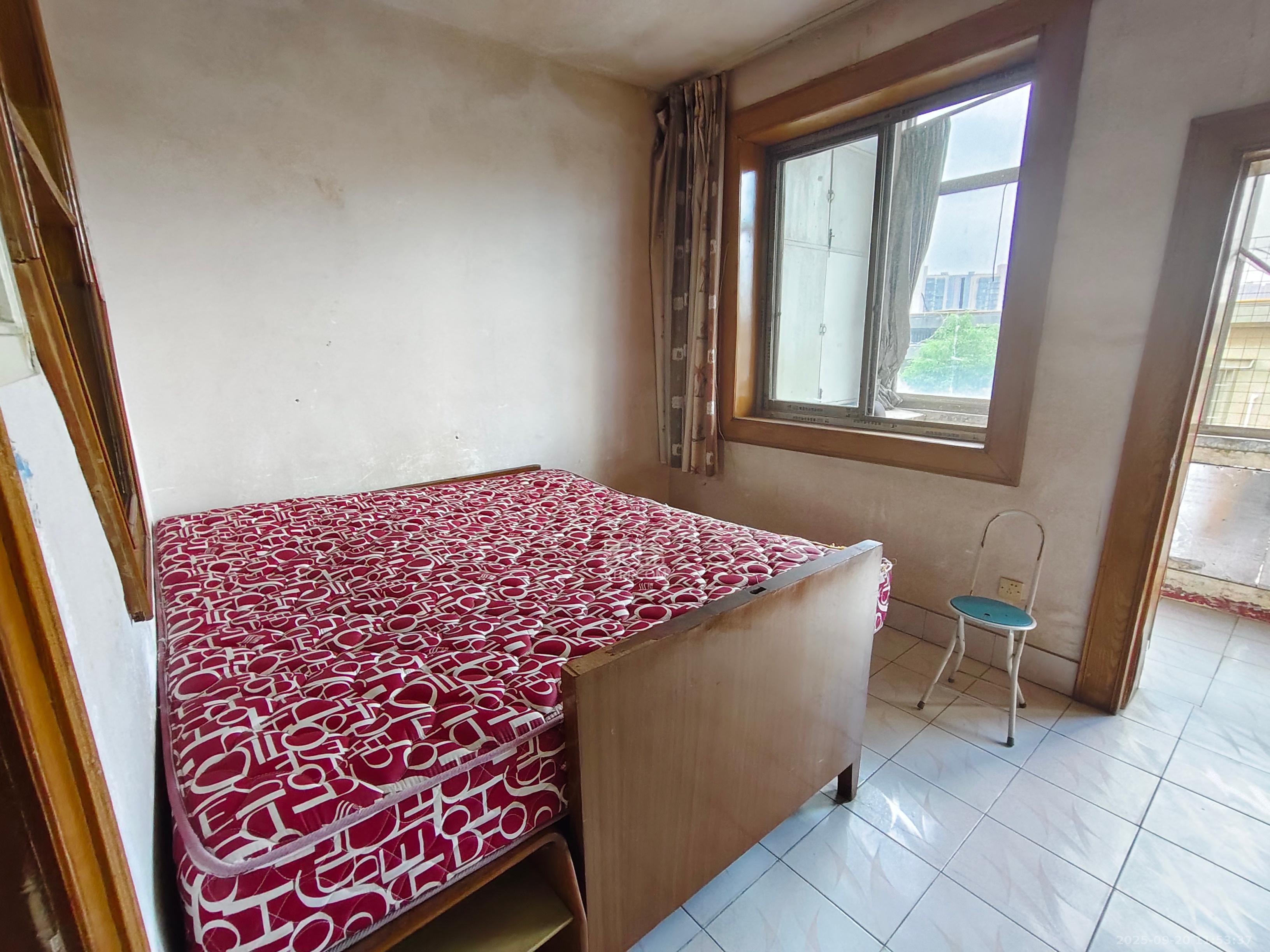 向东园社区(国税局宿舍) 2室1厅1卫 1200.0元/月 向东园社区(国税局宿舍) 2室1厅1卫 1200.0元/月室内图