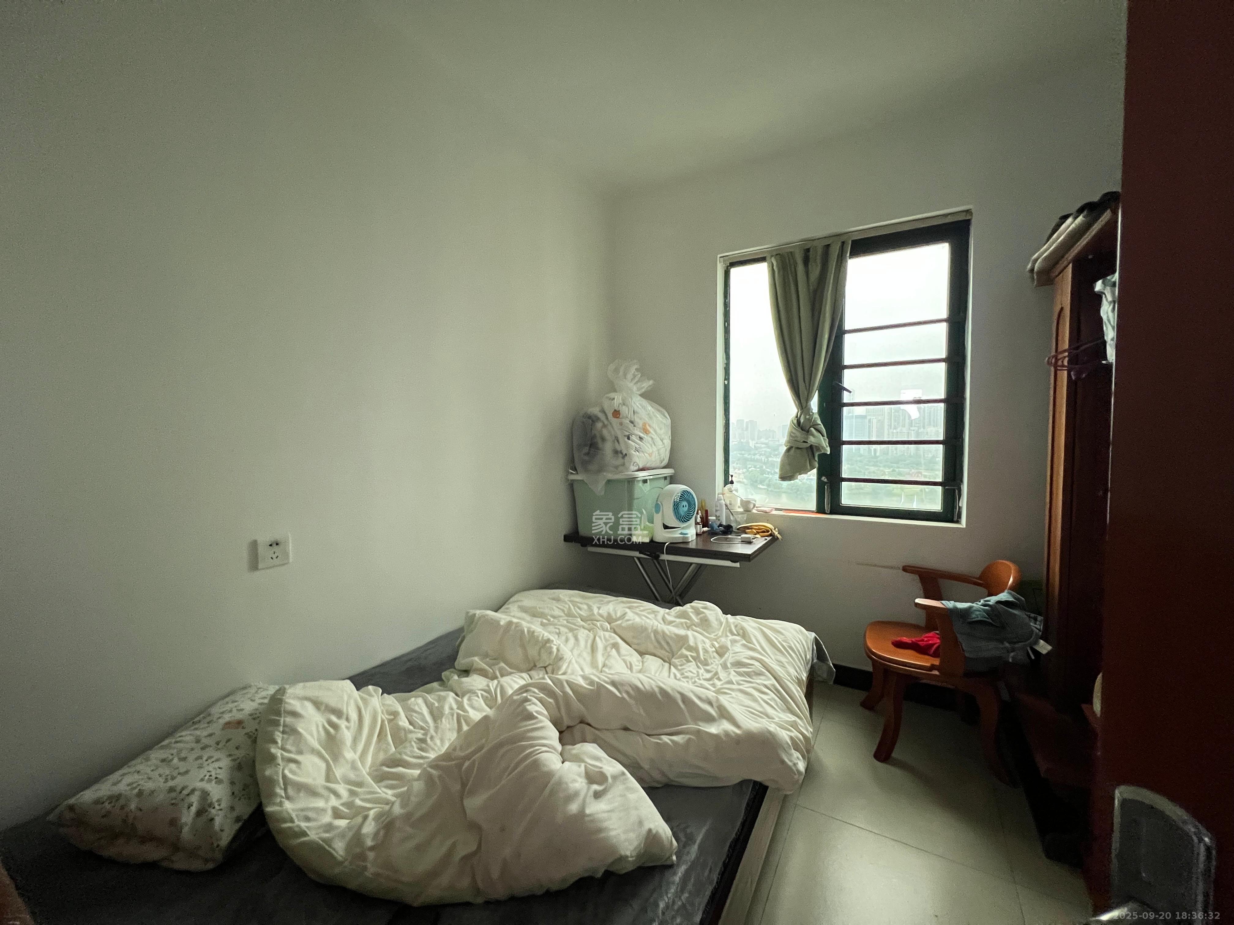 湖韵佳苑  3室2厅1卫    2500.0元/月室内图