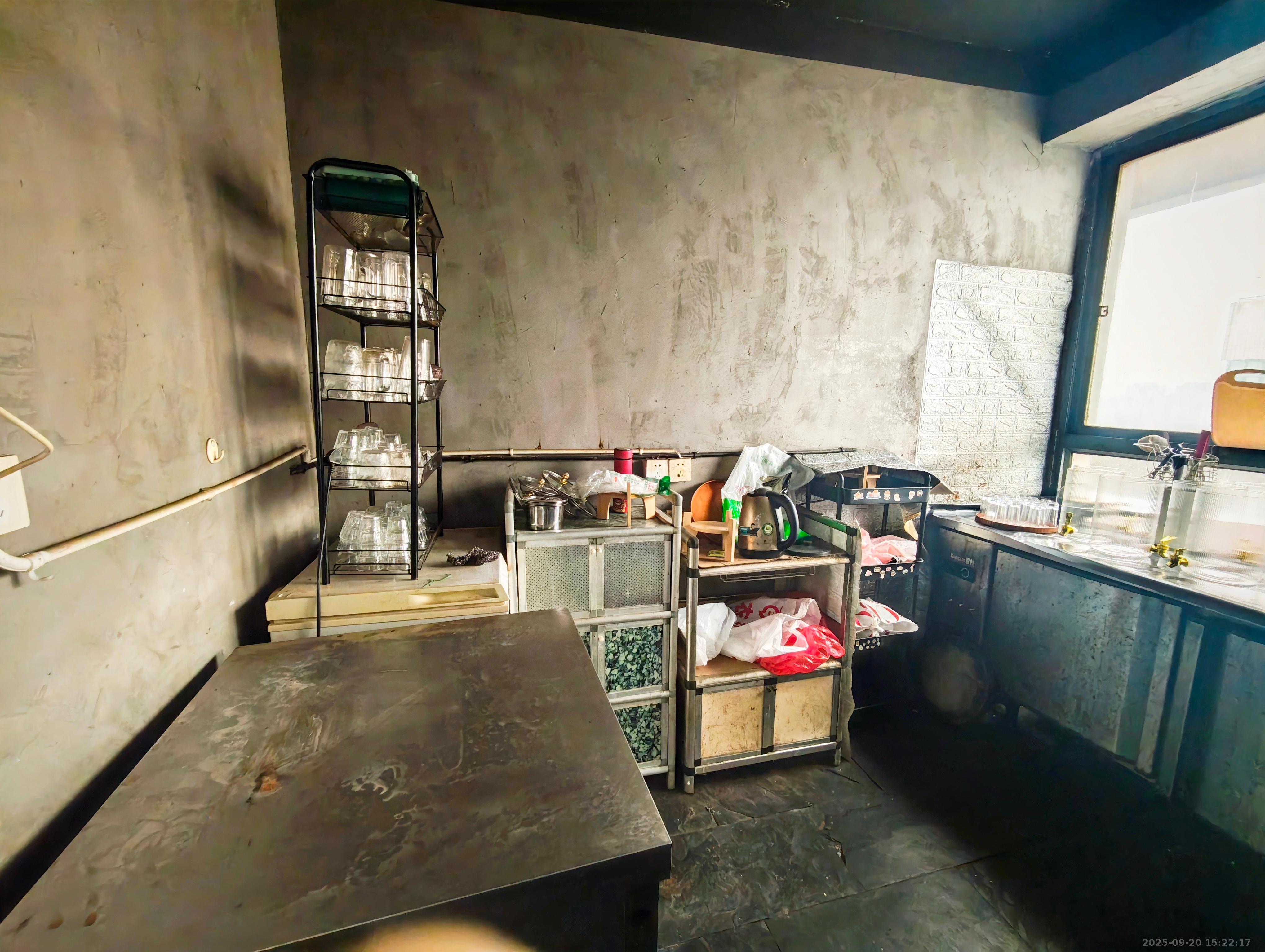 家润多 1室1厅1卫 3000.0元/月 家润多 1室1厅1卫 3000.0元/月室内图