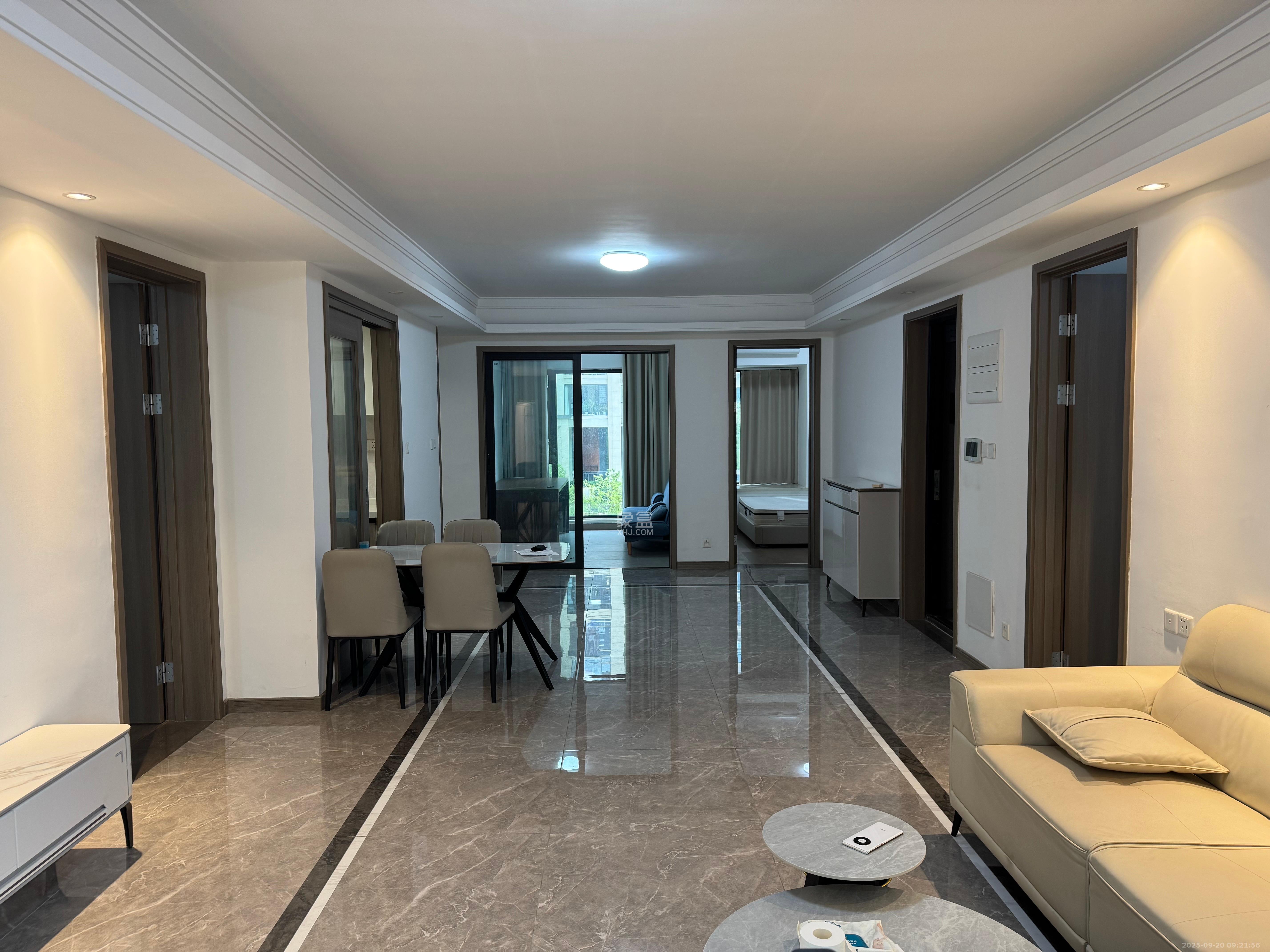 越秀亲爱里  1室1厅1卫    3300.0元/月 越秀亲爱里  1室1厅1卫    3300.0元/月室内图