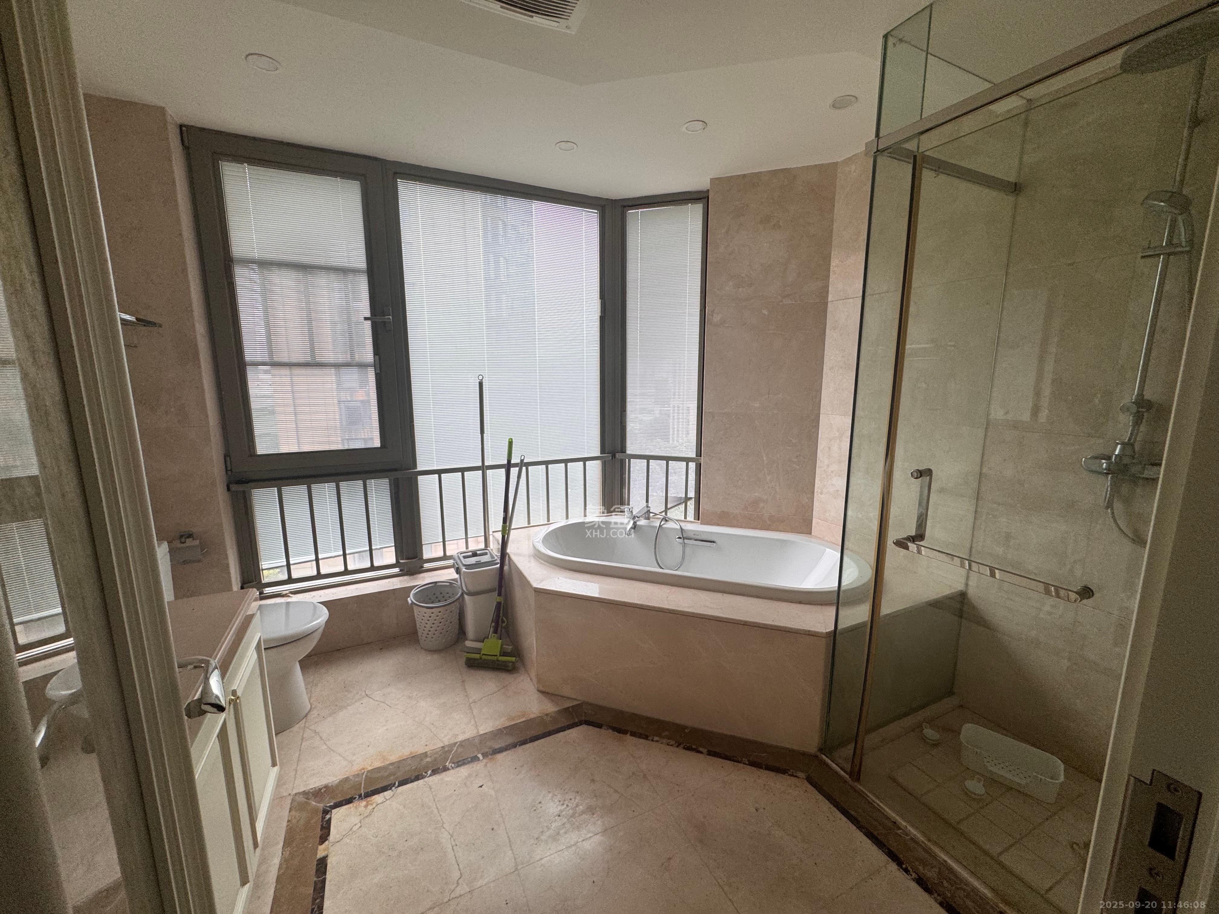 梅溪湖金茂府（金茂广场）（金茂览秀城）  5室2厅4卫    12000.0元/月室内图