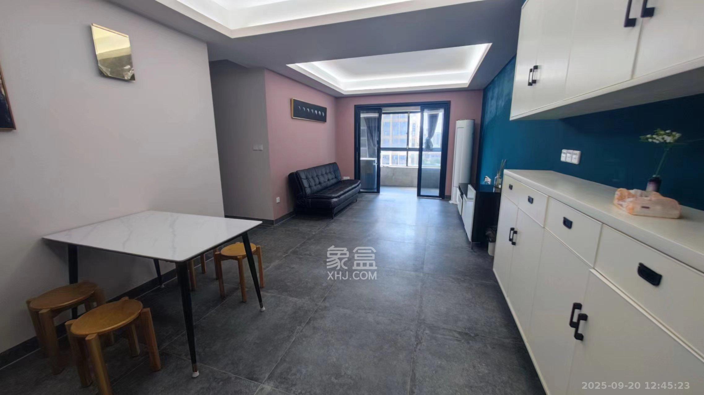 天麓尚层 3室2厅1卫 2400.0元/月 天麓尚层 3室2厅1卫 2400.0元/月室内图