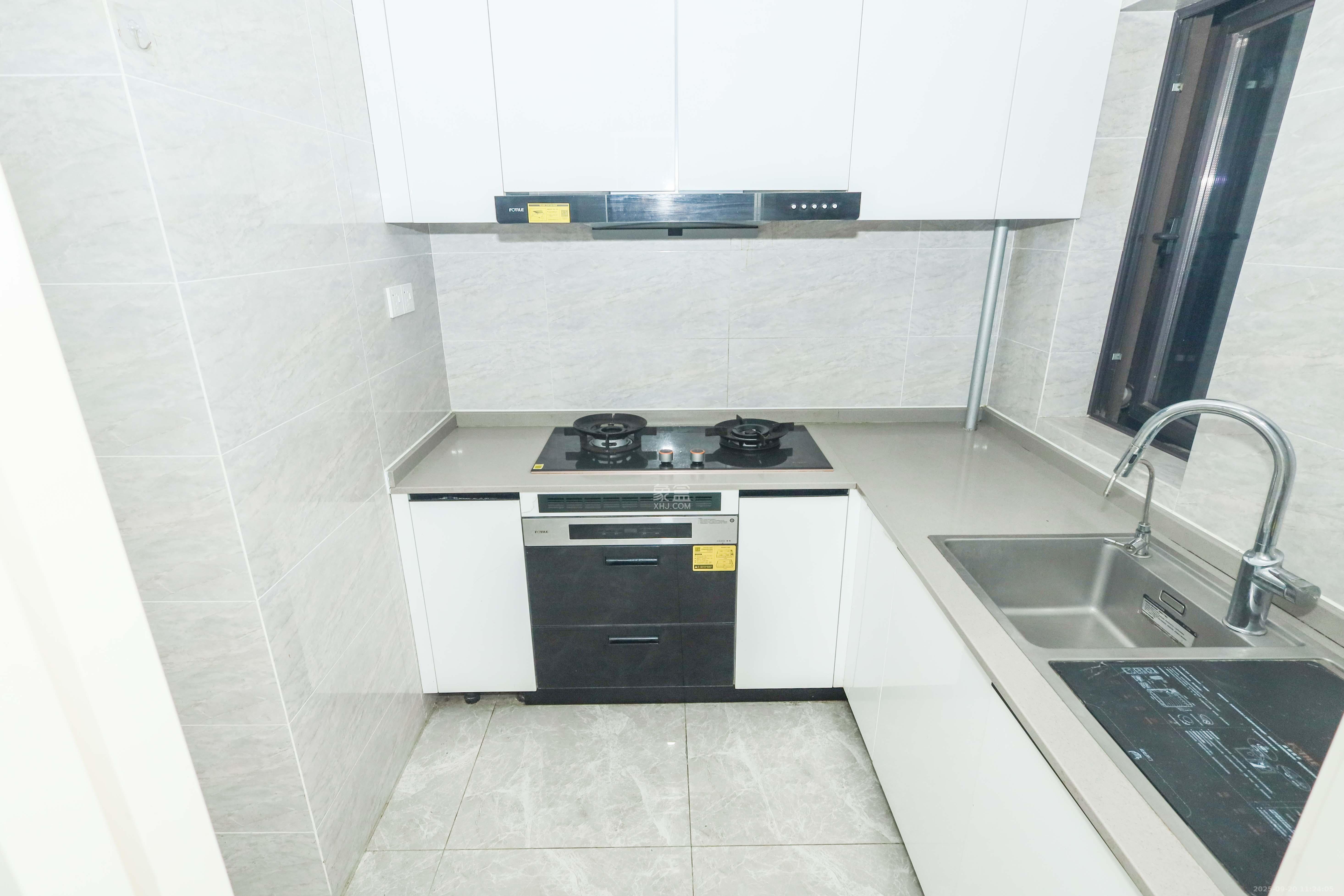 万科金色梦想D区 3室2厅2卫 120.0万 万科金色梦想D区 3室2厅2卫 120.0万厨房