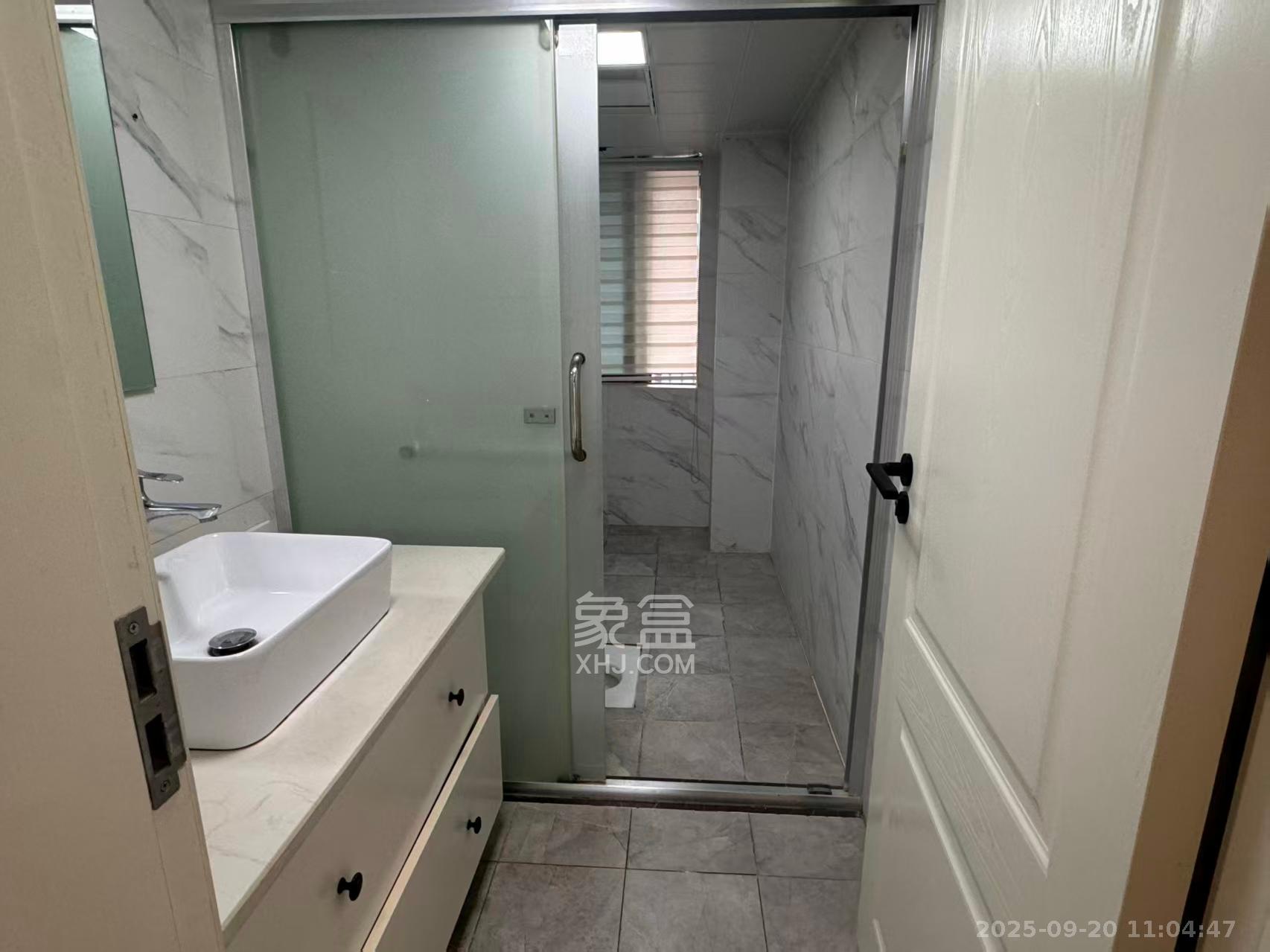 潮宗御苑  4室2厅2卫    7500.0元/月室内图