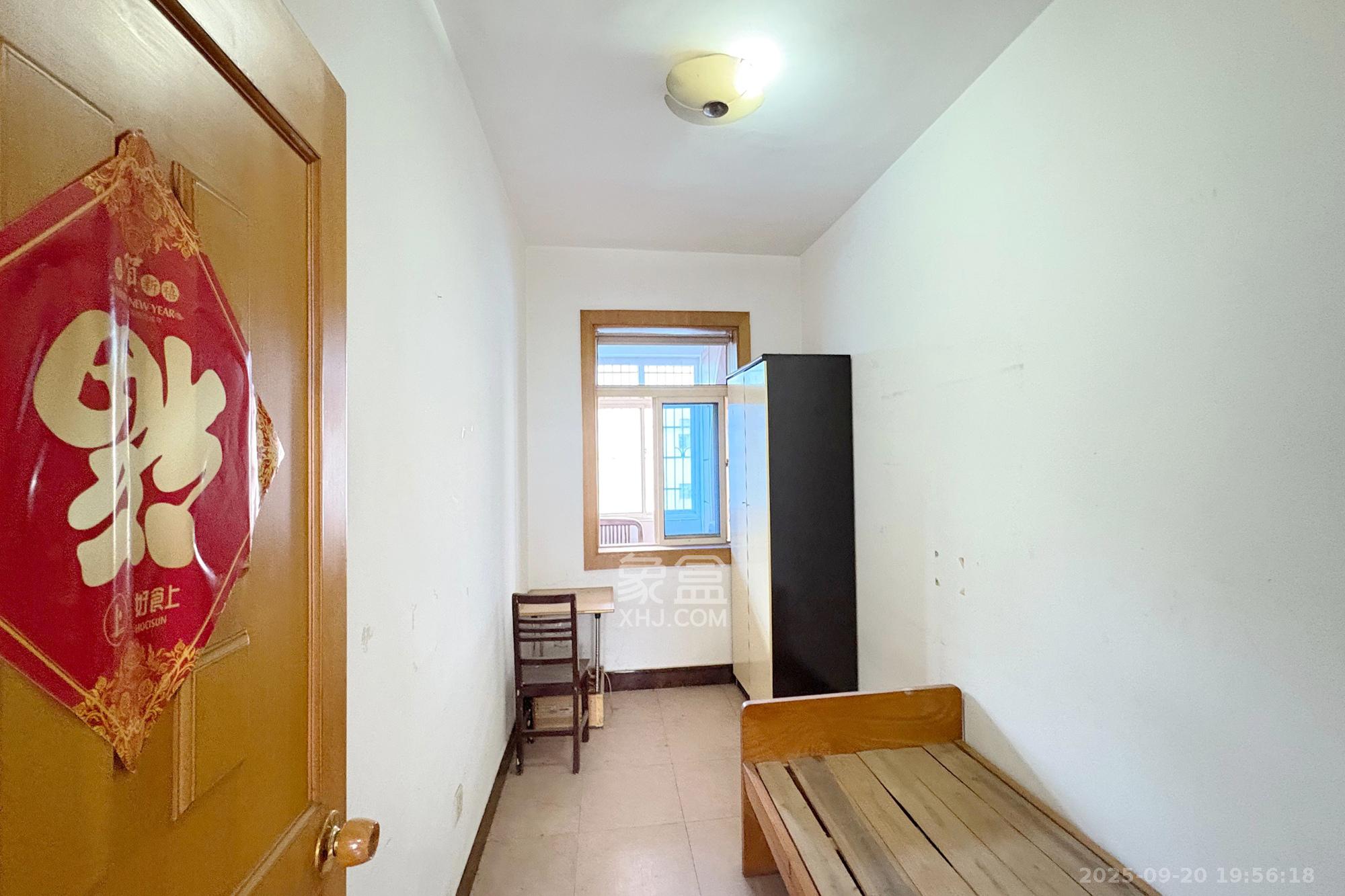 监狱管理局  3室2厅1卫    89.0万卧室