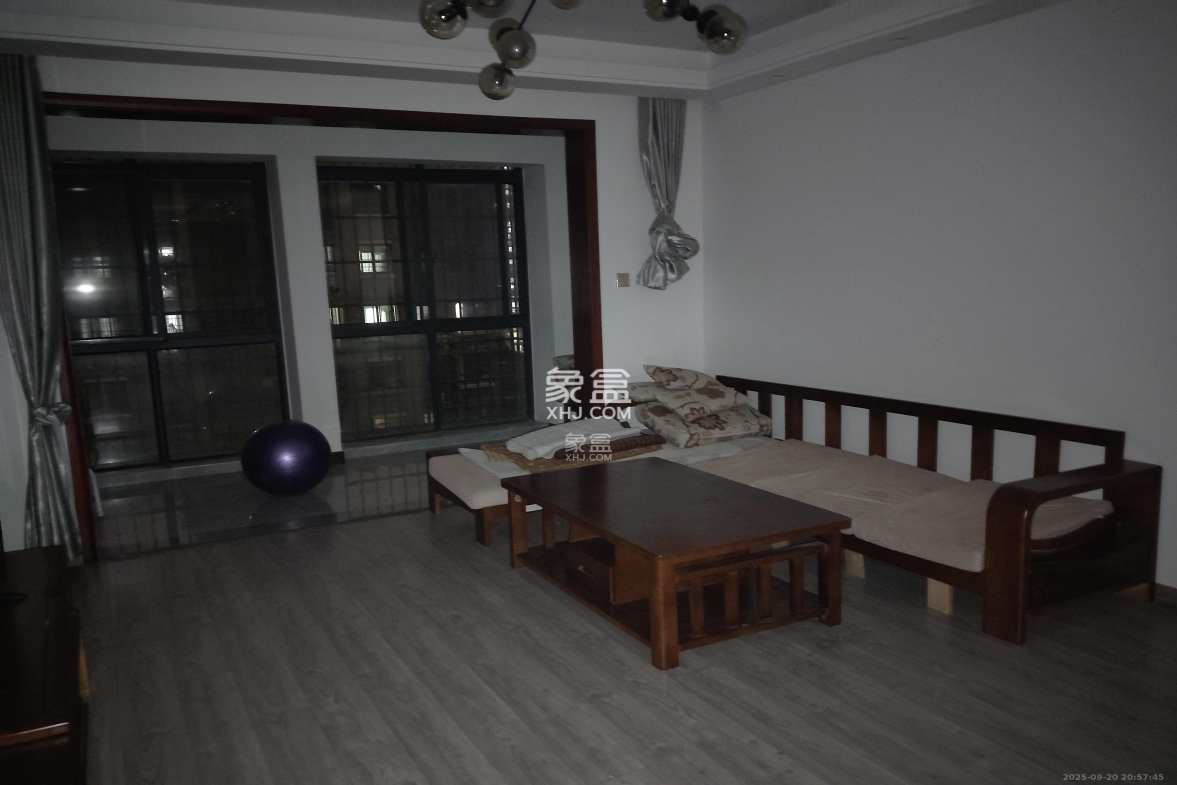 丰源国际 3室1厅1卫 2000.0元/月 丰源国际 3室1厅1卫 2000.0元/月室内图