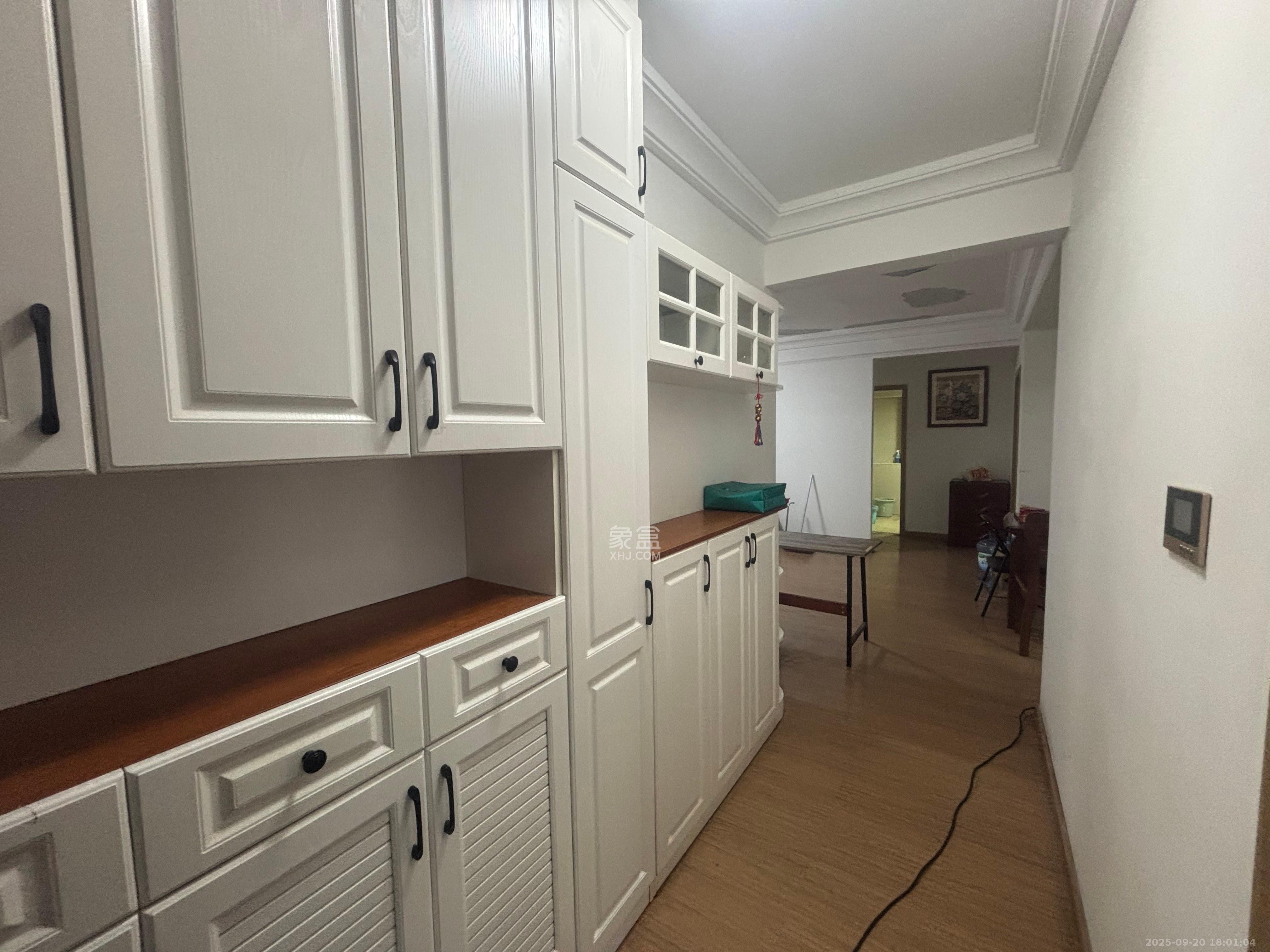 五矿万境蓝山 3室2厅1卫 2300.0元/月 五矿万境蓝山 3室2厅1卫 2300.0元/月室内图