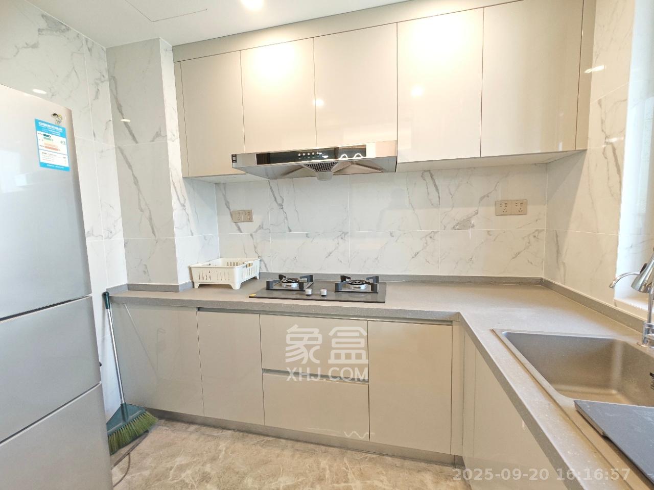 复地滨江金融中心  4室2厅2卫    5300.0元/月 复地滨江金融中心  4室2厅2卫    5300.0元/月室内图