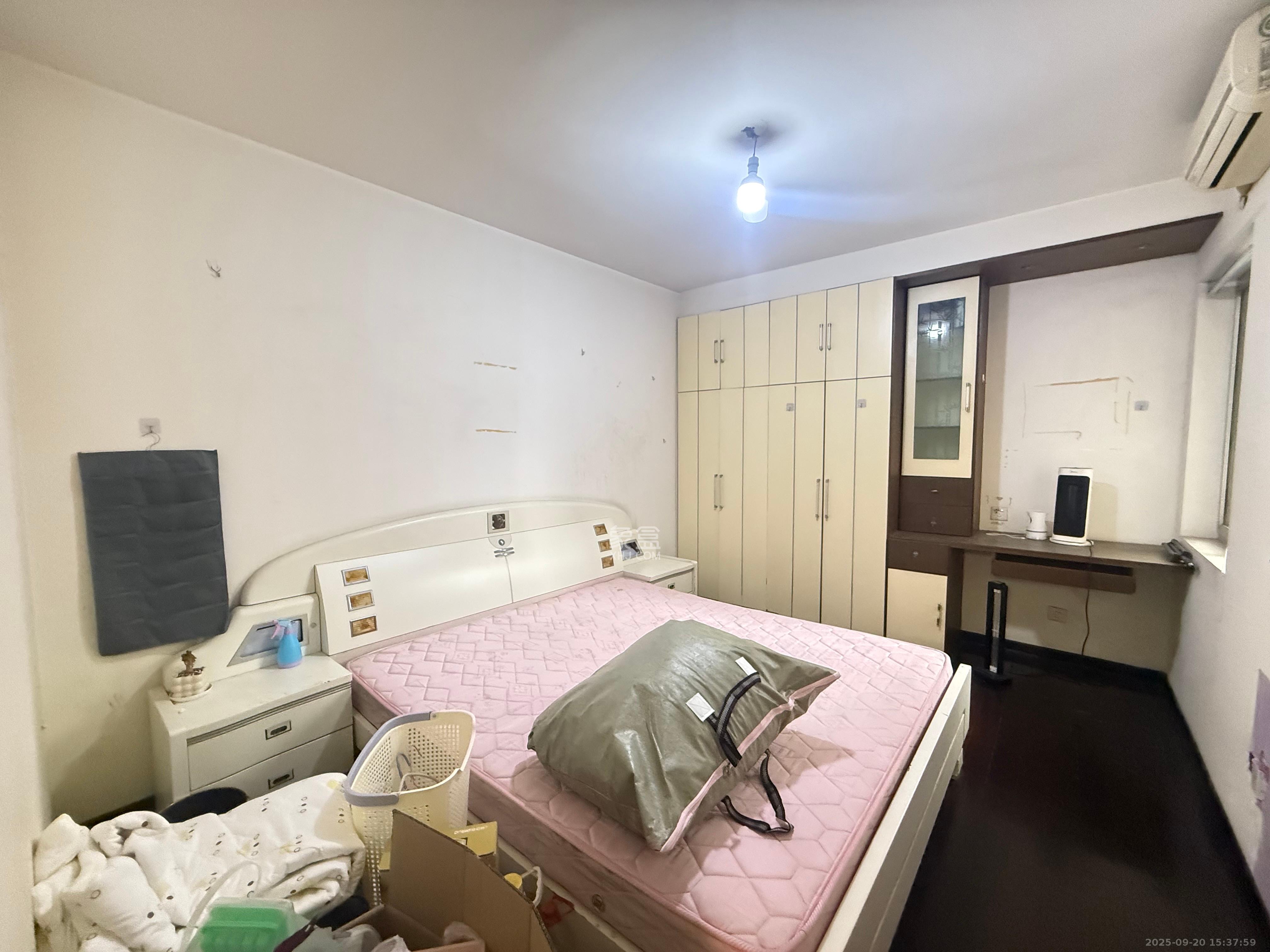 湘卫花苑  3室2厅2卫    2300.0元/月室内图