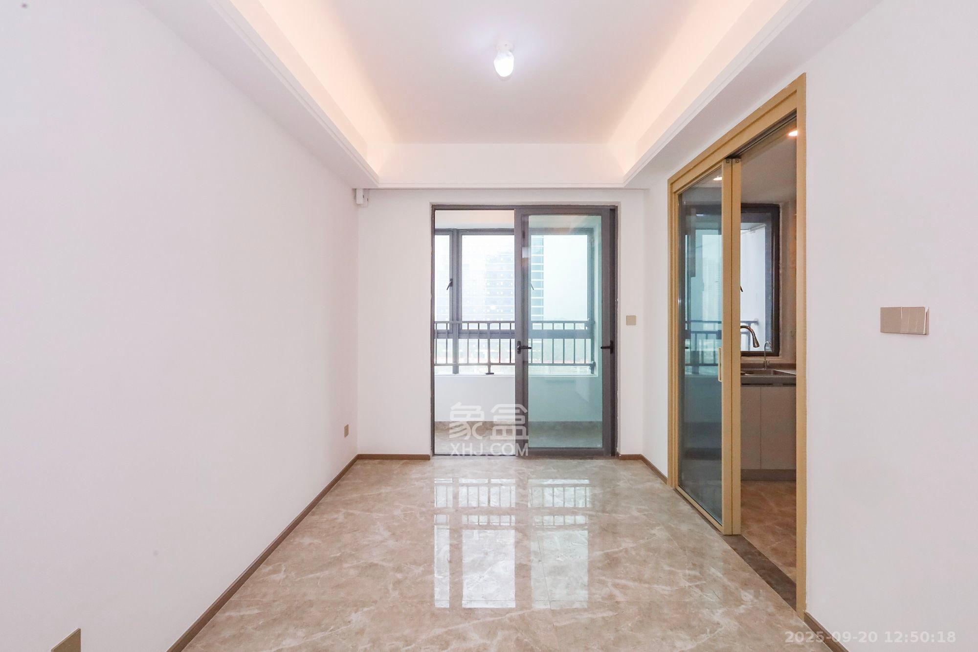 复地滨江金融中心 4室2厅2卫 6000.0元/月 复地滨江金融中心 4室2厅2卫 6000.0元/月室内图