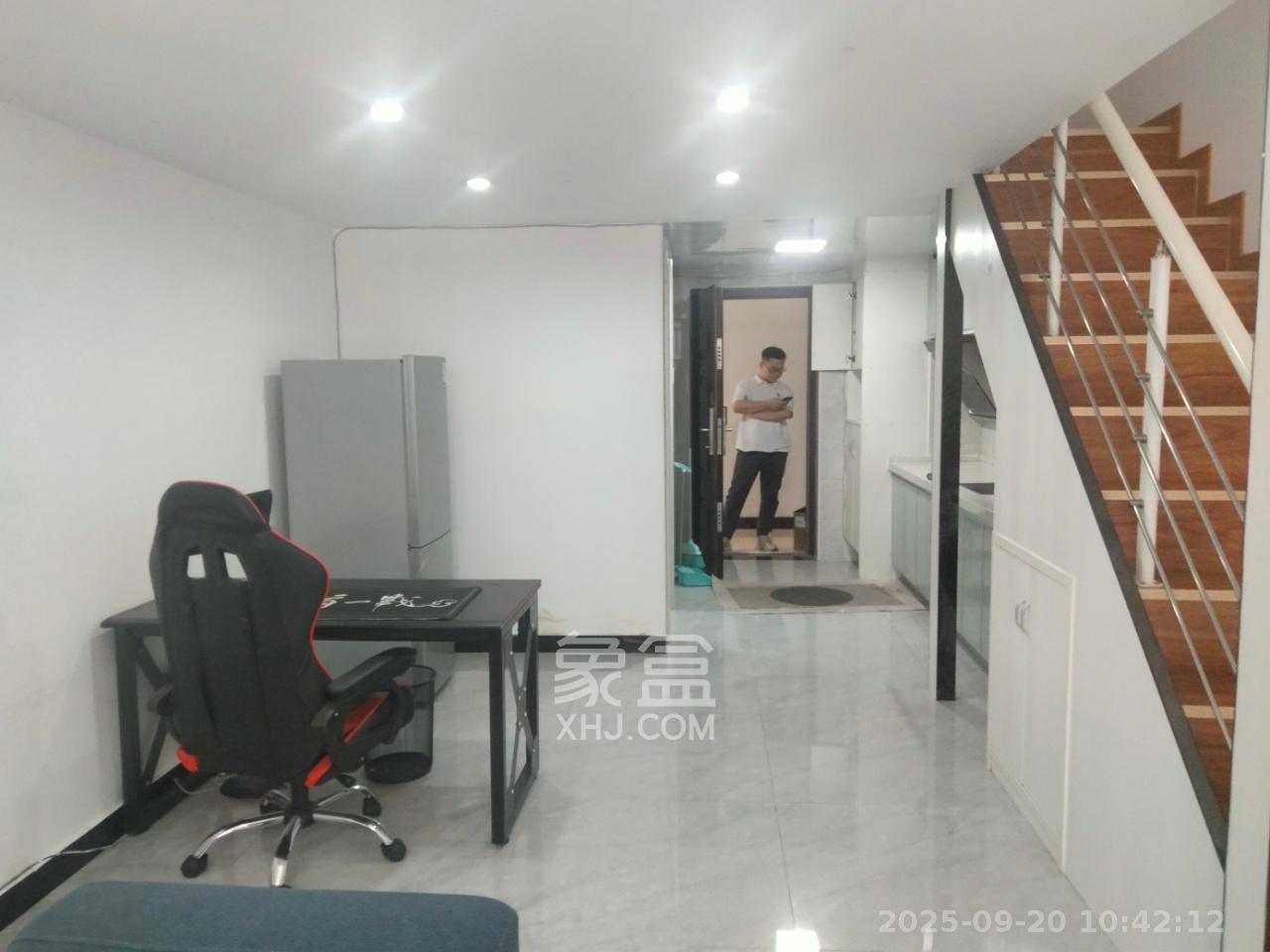 中建芙蓉嘉苑  1室1厅1卫    1400.0元/月 中建芙蓉嘉苑  1室1厅1卫    1400.0元/月