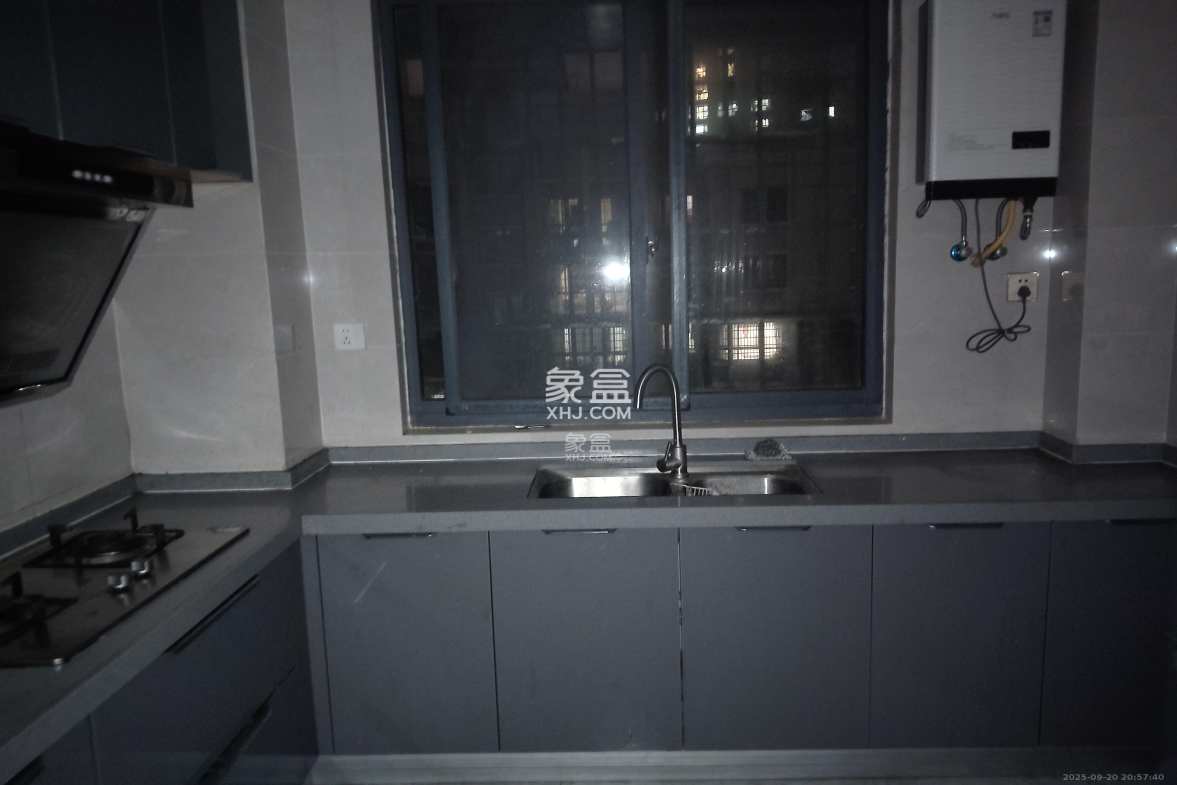 丰源国际 3室1厅1卫 2000.0元/月 丰源国际 3室1厅1卫 2000.0元/月室内图