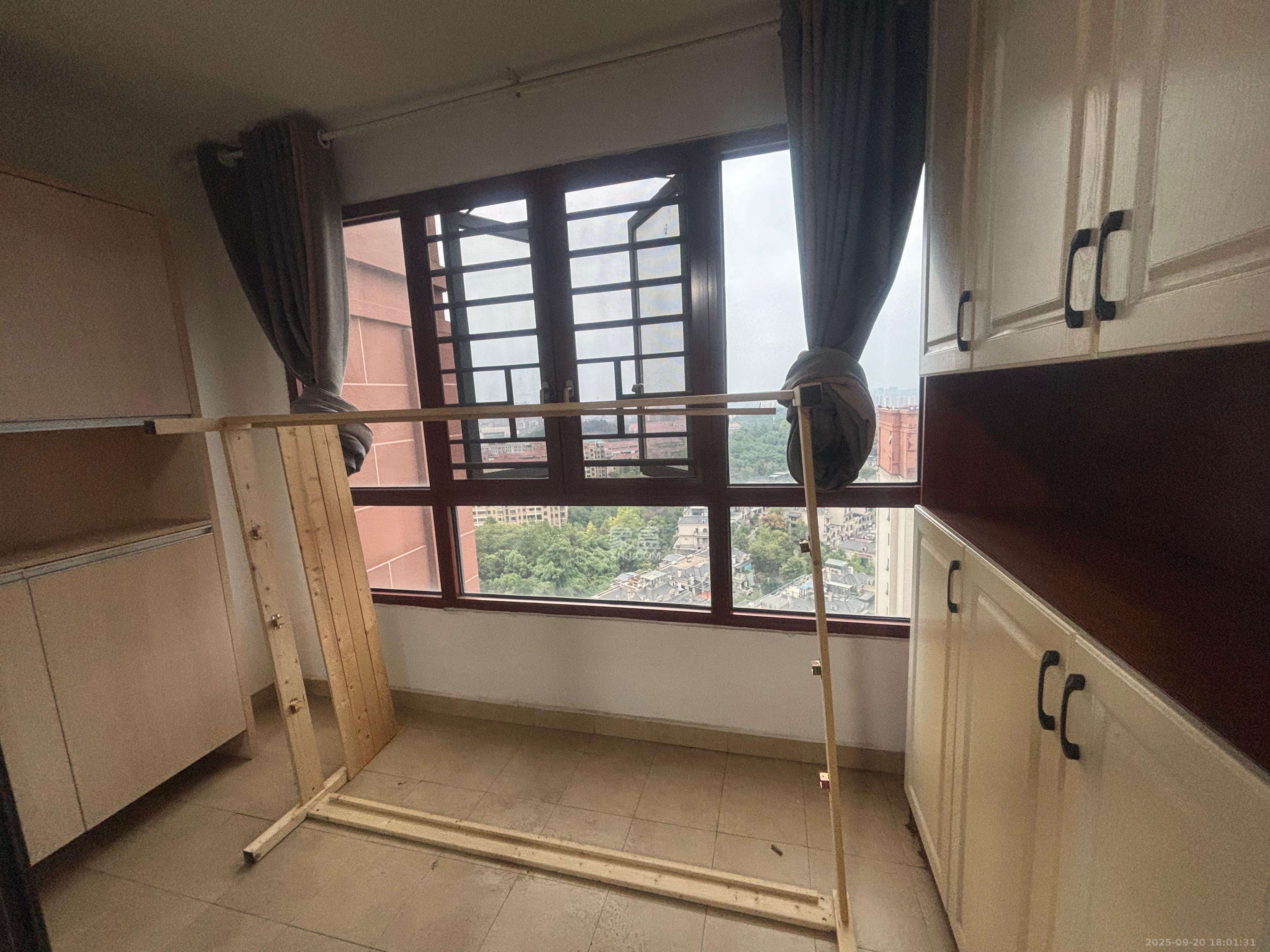 五矿万境蓝山  3室2厅1卫    2300.0元/月室内图