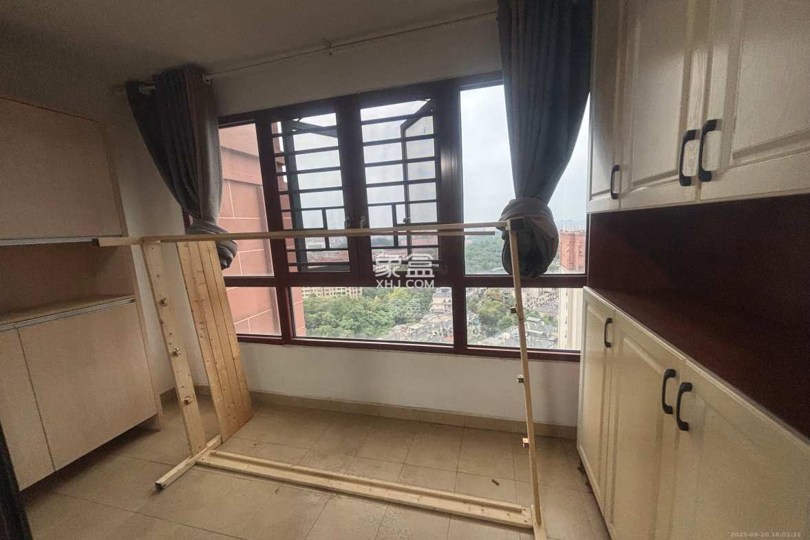 五矿万境蓝山 3室2厅1卫 2300.0元/月 五矿万境蓝山 3室2厅1卫 2300.0元/月室内图