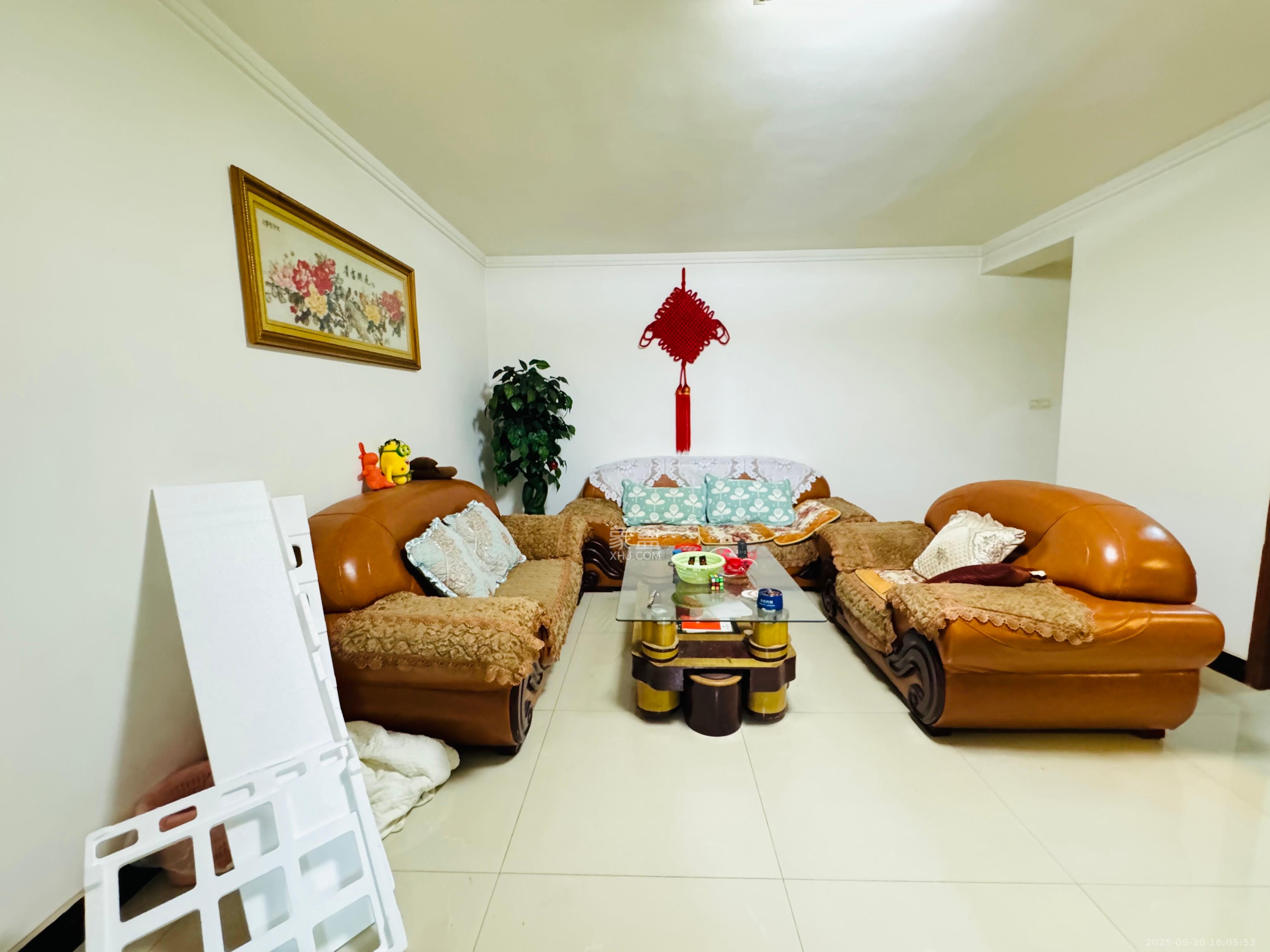 槽坊垅小区 3室2厅1卫 2400.0元/月 槽坊垅小区 3室2厅1卫 2400.0元/月室内图