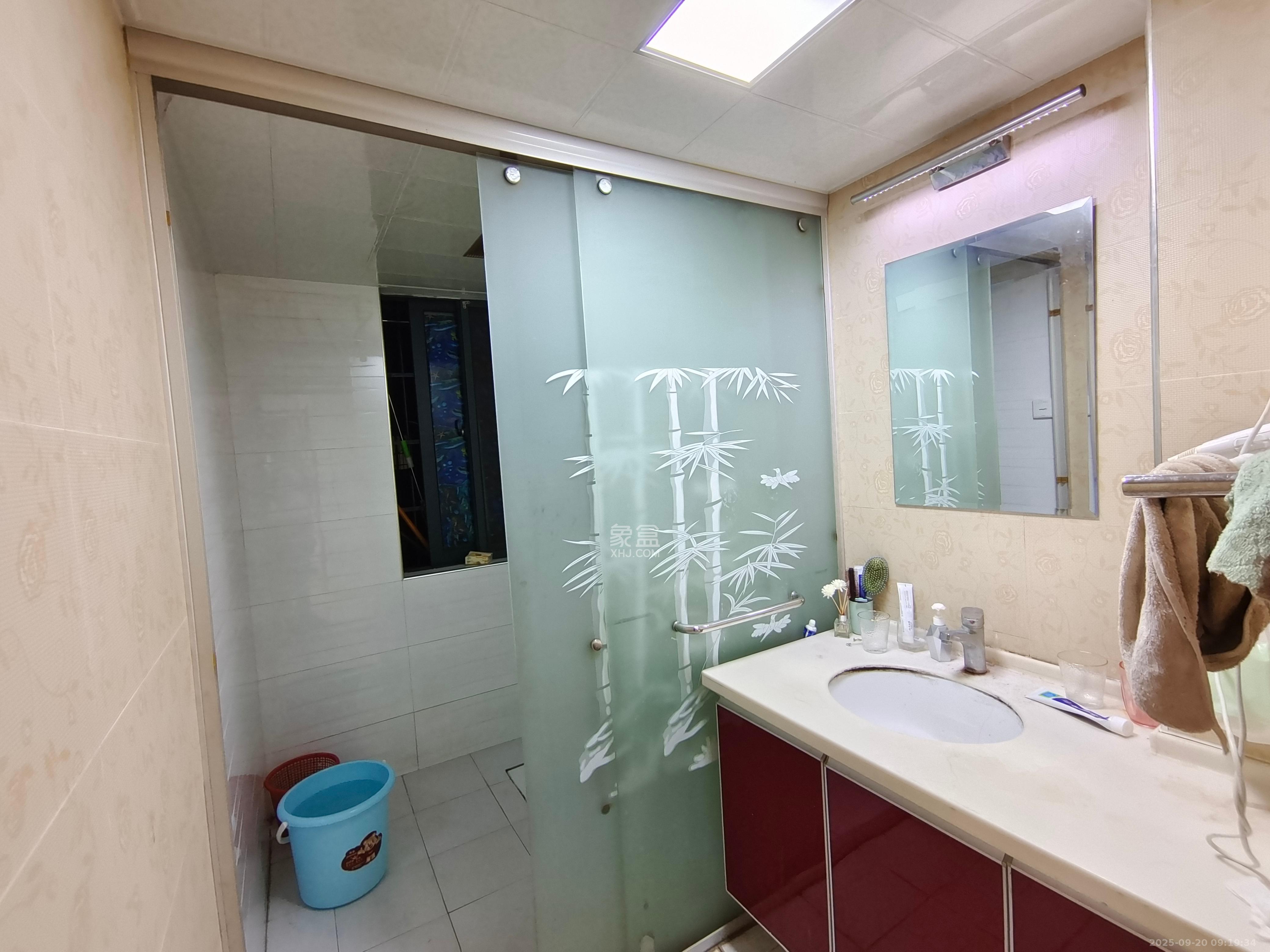 龙吉湾小区(龙瑞尚苑) 3室2厅1卫 1900.0元/月 龙吉湾小区(龙瑞尚苑) 3室2厅1卫 1900.0元/月室内图