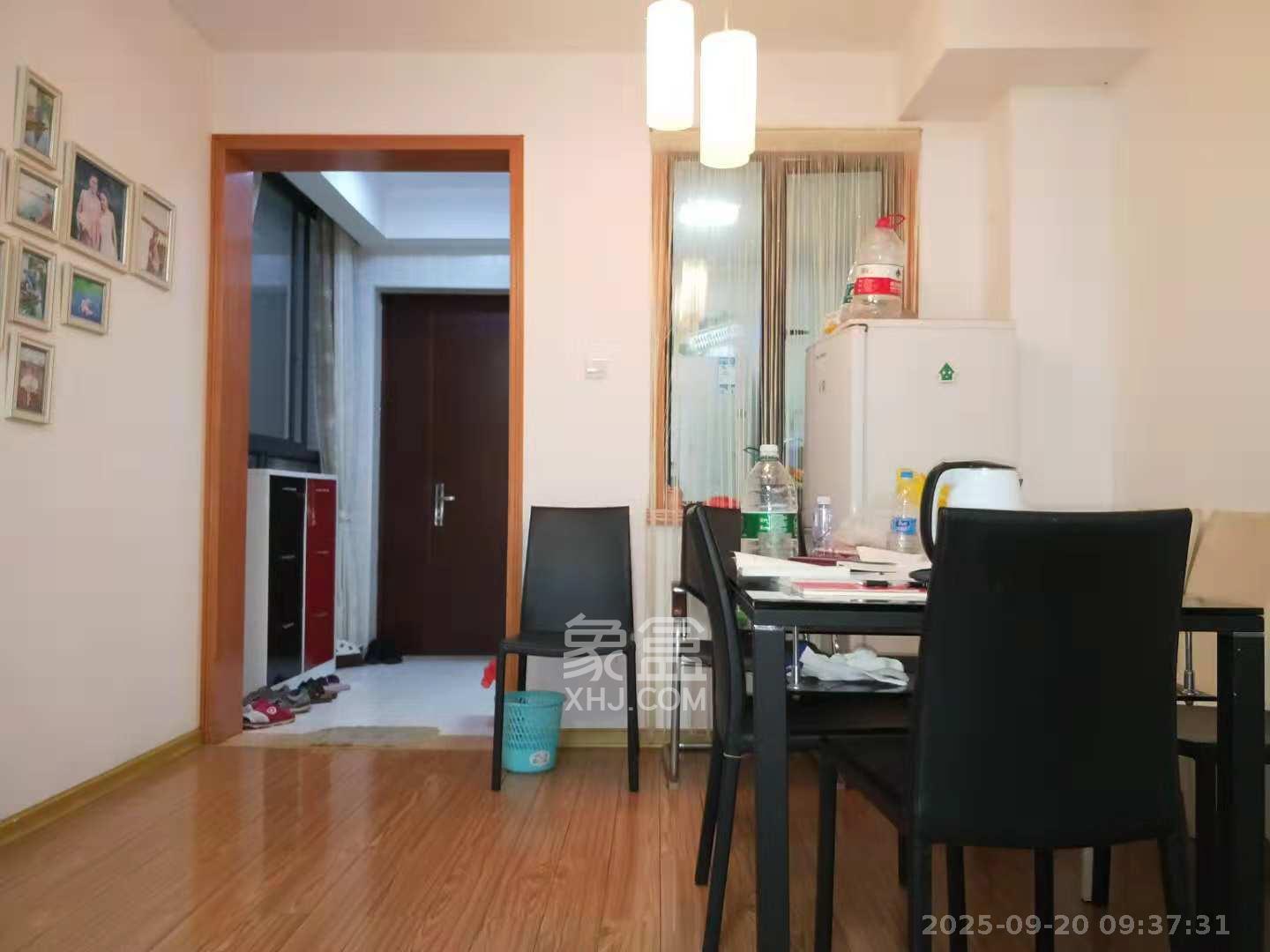 莱茵城  3室2厅1卫    2100.0元/月室内图