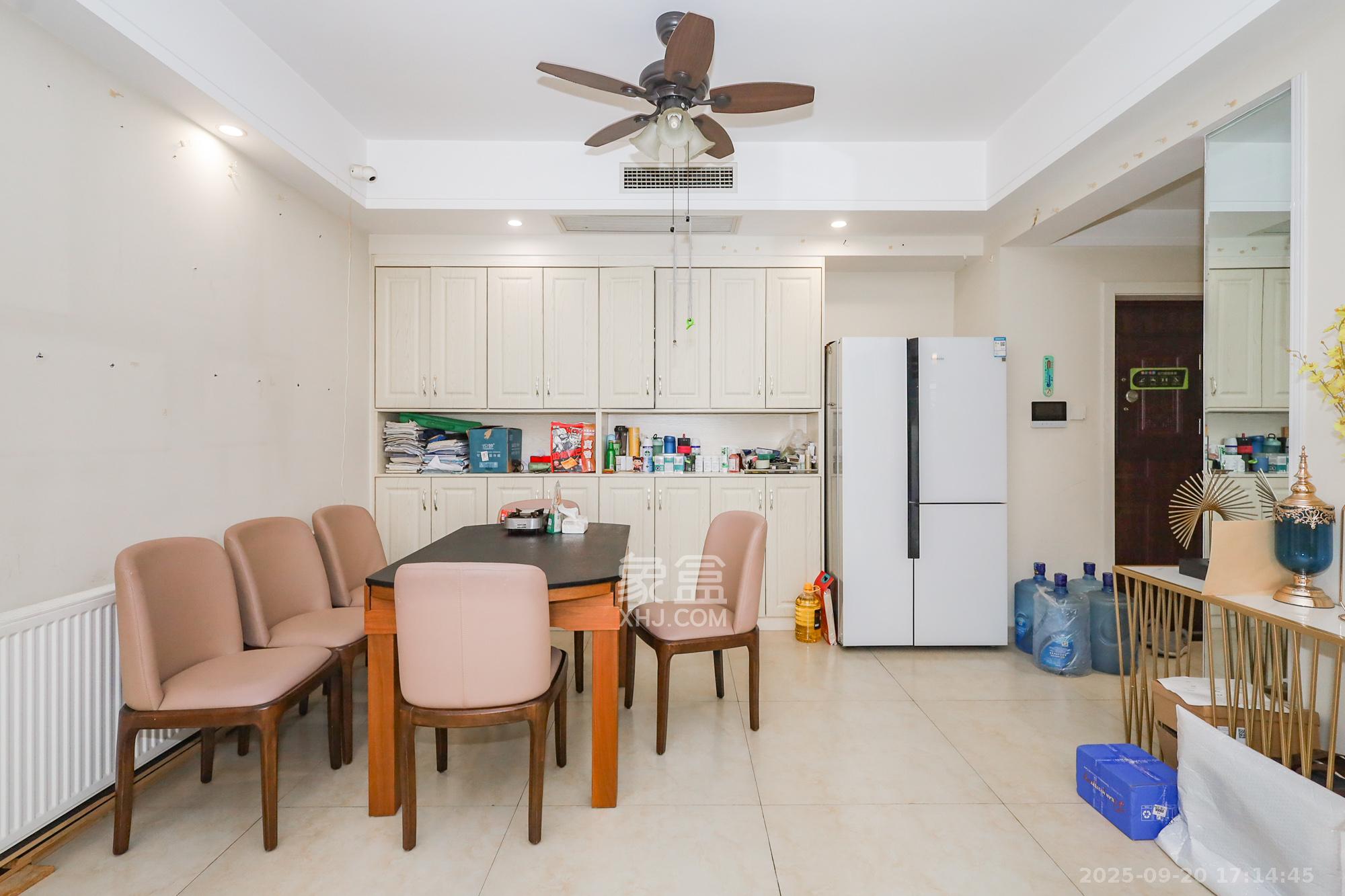 八方小区B区  3室2厅2卫    390.0万其他