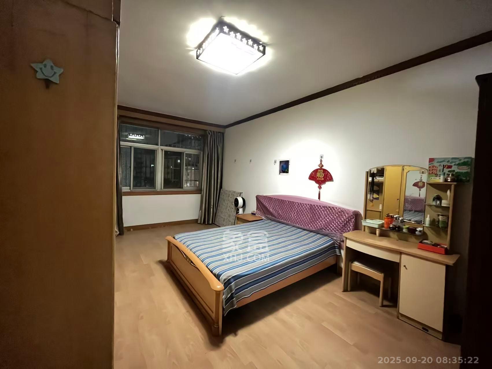 轻化公司宿舍向东南6号(产权南湖路46号) 3室2厅1卫 1500.0元/月 轻化公司宿舍向东南6号(产权南湖路46号) 3室2厅1卫 1500.0元/月室内图