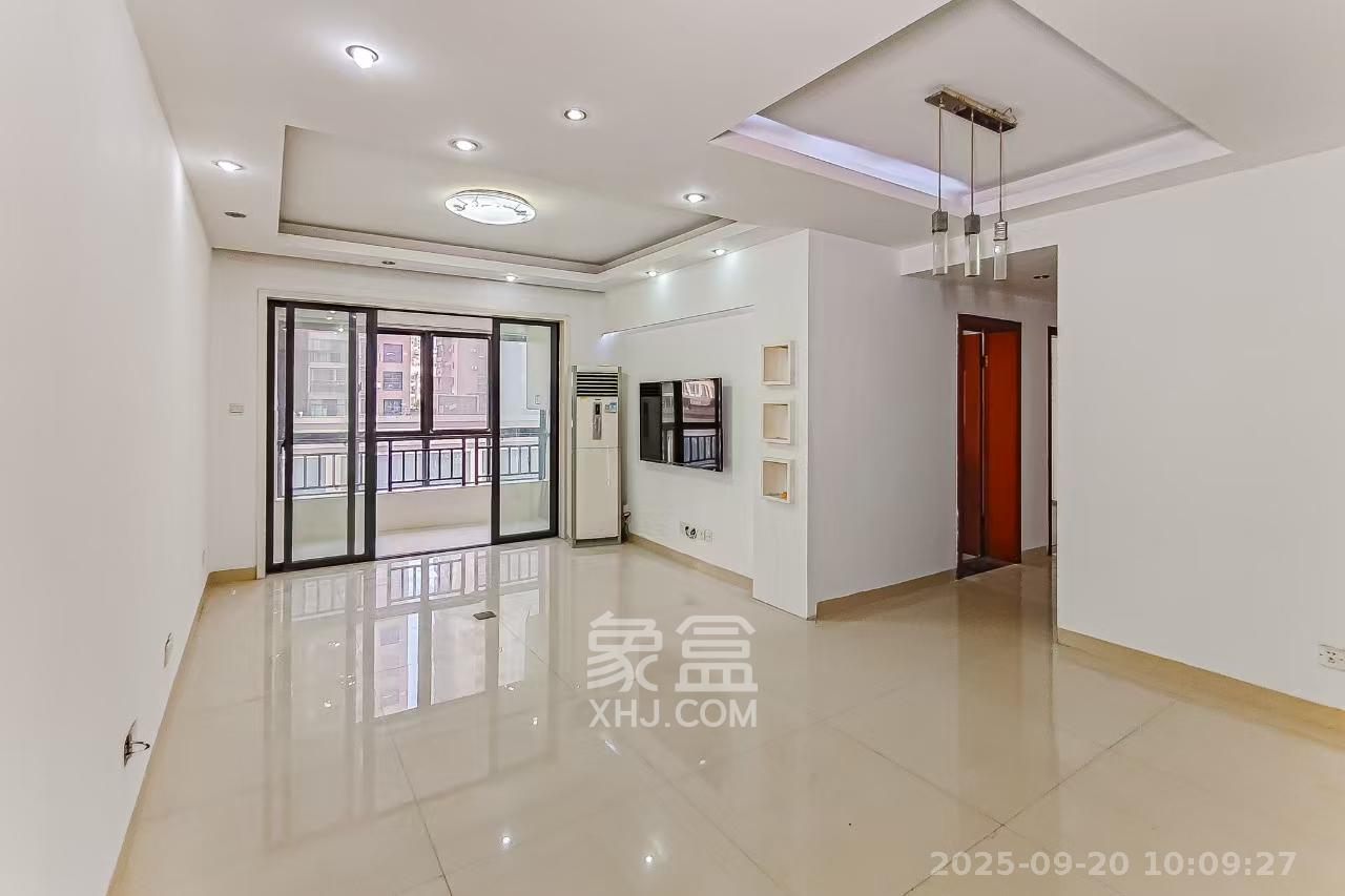 兰亭优壳(隽峰苑) 4室2厅1卫 2200.0元/月 兰亭优壳(隽峰苑) 4室2厅1卫 2200.0元/月室内图