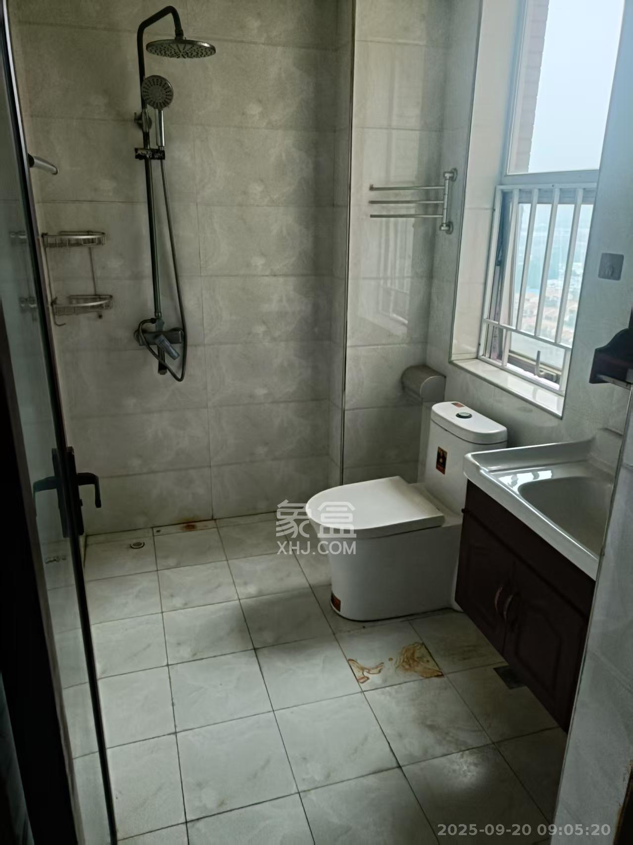 恒广国际景园一二区 3室2厅1卫 2400.0元/月 恒广国际景园一二区 3室2厅1卫 2400.0元/月室内图