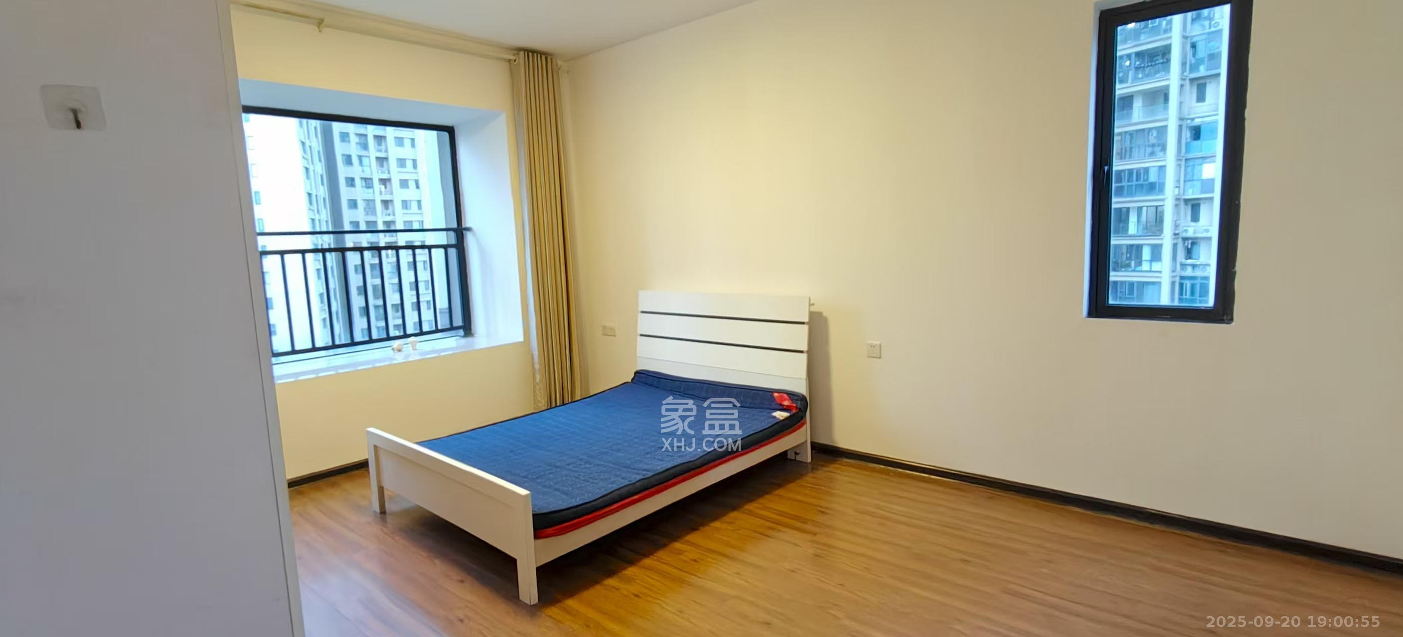 中建梅溪湖中心  4室2厅2卫   3800.00元/月室内图
