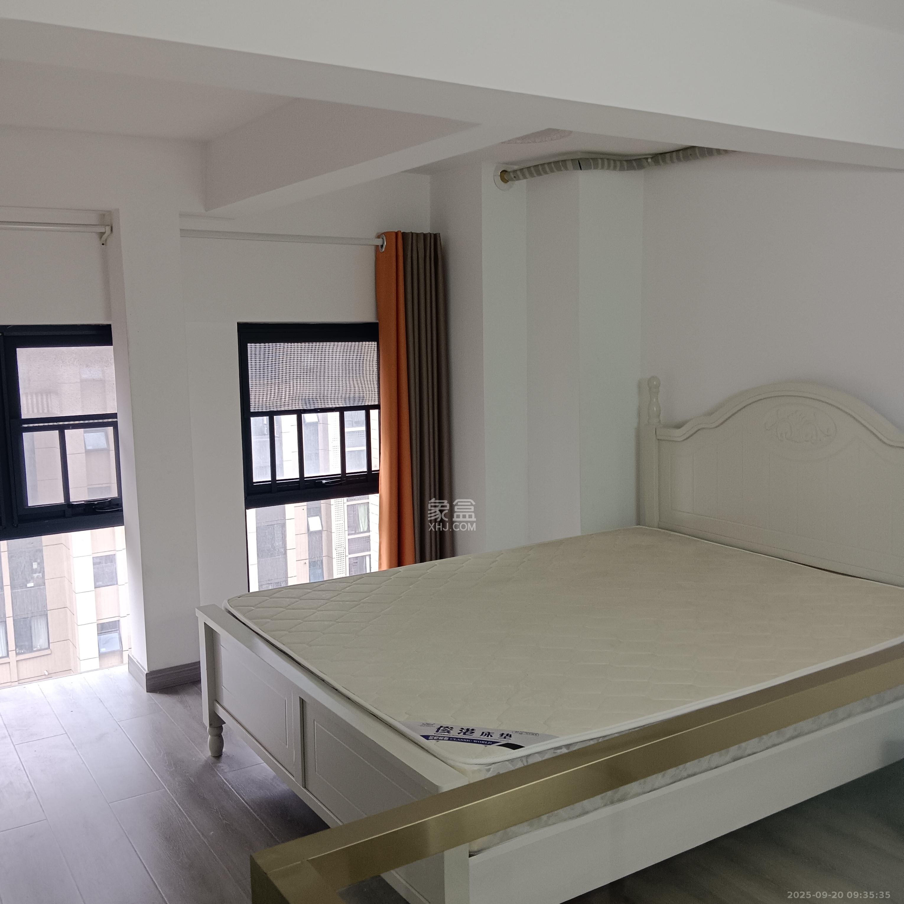 天鸿天府（天鸿中央大院）  2室1厅1卫    1900.0元/月室内图