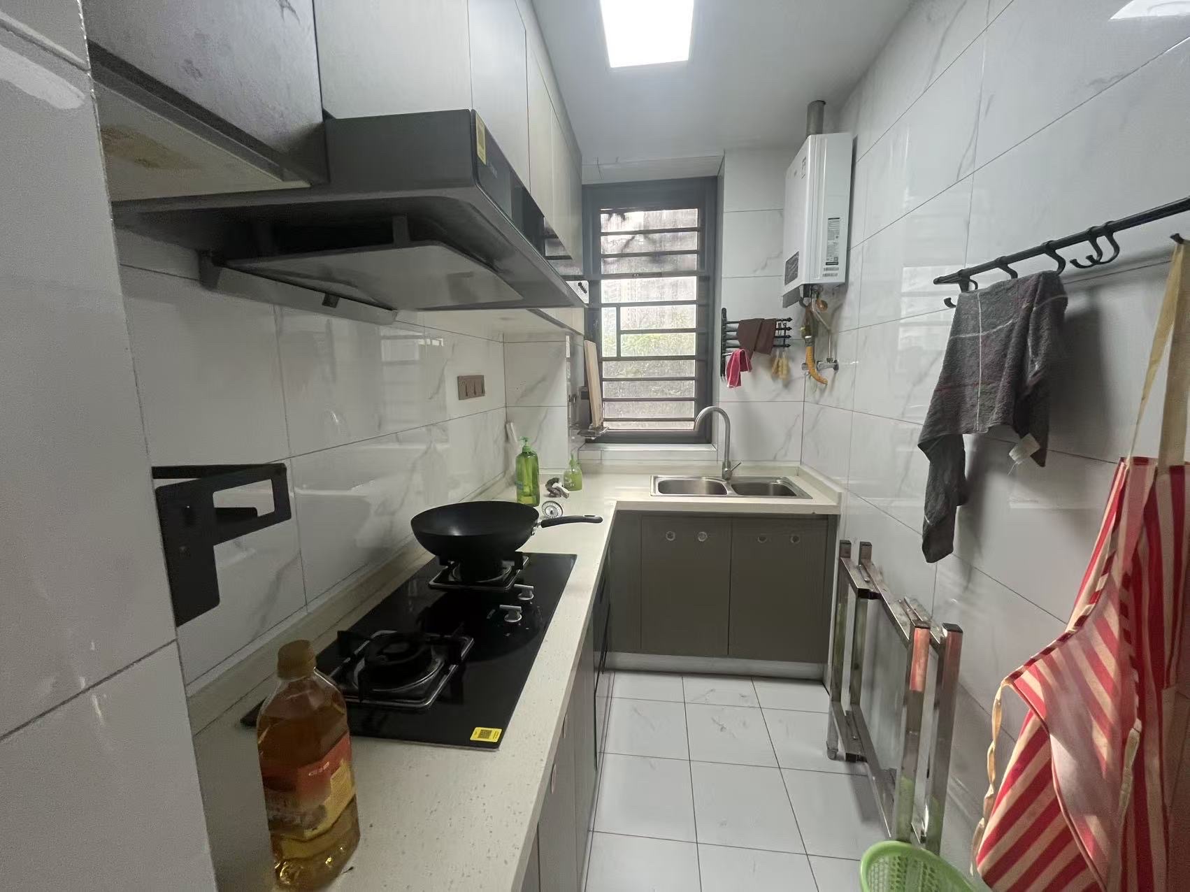 天街华府(海南新天地) 2室2厅1卫 3400.0元/月 天街华府(海南新天地) 2室2厅1卫 3400.0元/月室内图