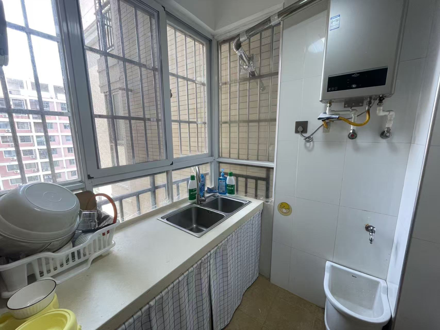 红泥月亮湾 1室1厅1卫 105.0万 红泥月亮湾 1室1厅1卫 105.0万室内图