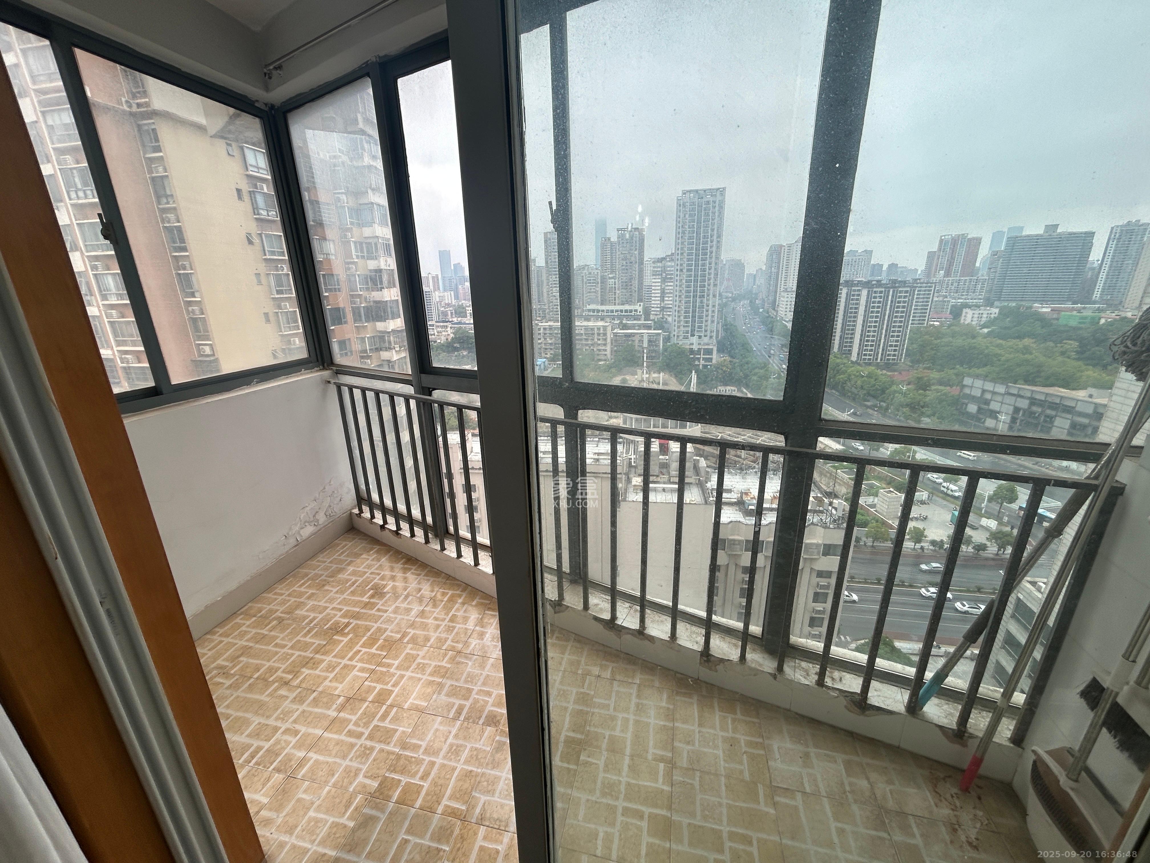 欧园 1室1厅1卫 1900.0元/月 欧园 1室1厅1卫 1900.0元/月室内图