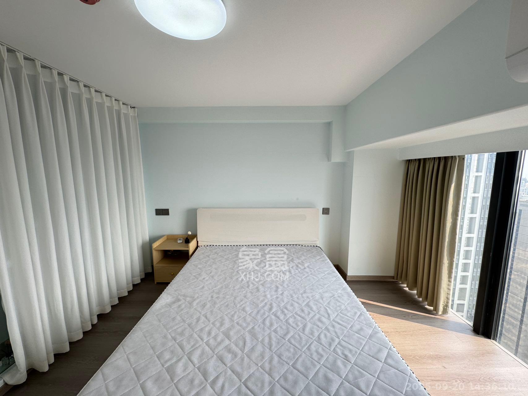 龙湖铂金岛  2室1厅1卫    2400.0元/月室内图