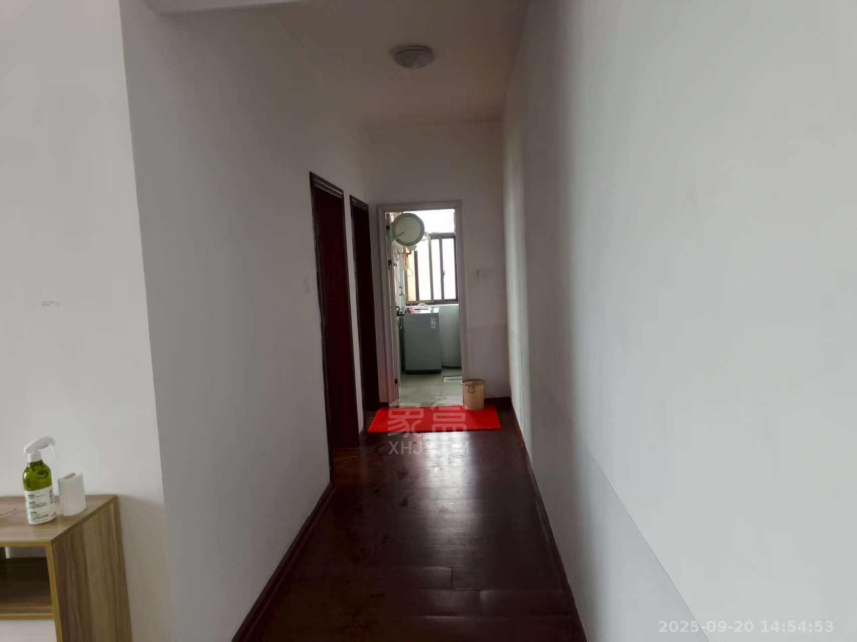 庐山恋 2室2厅1卫 1400.0元/月 庐山恋 2室2厅1卫 1400.0元/月室内图