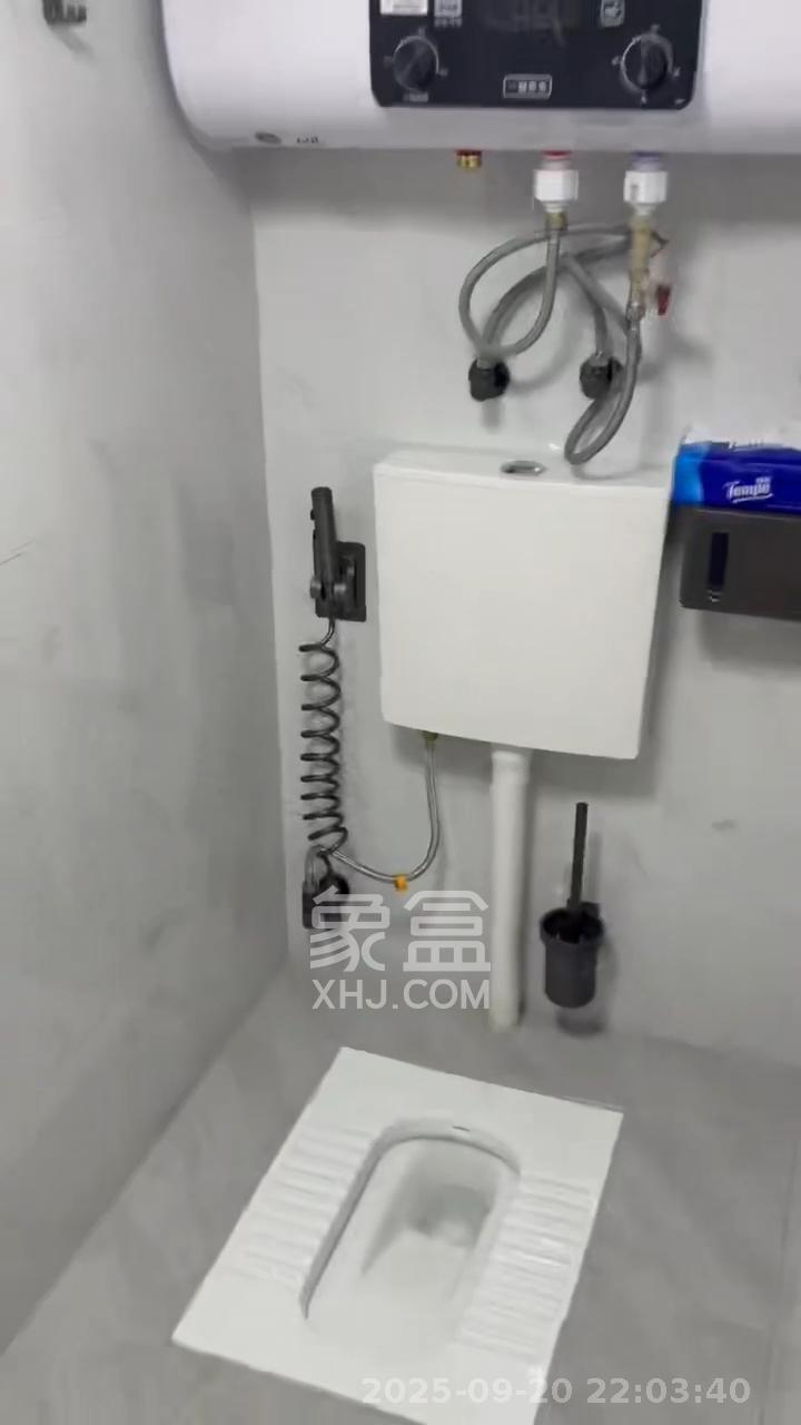 绿地V岛  2室1厅1卫    2000.0元/月室内图