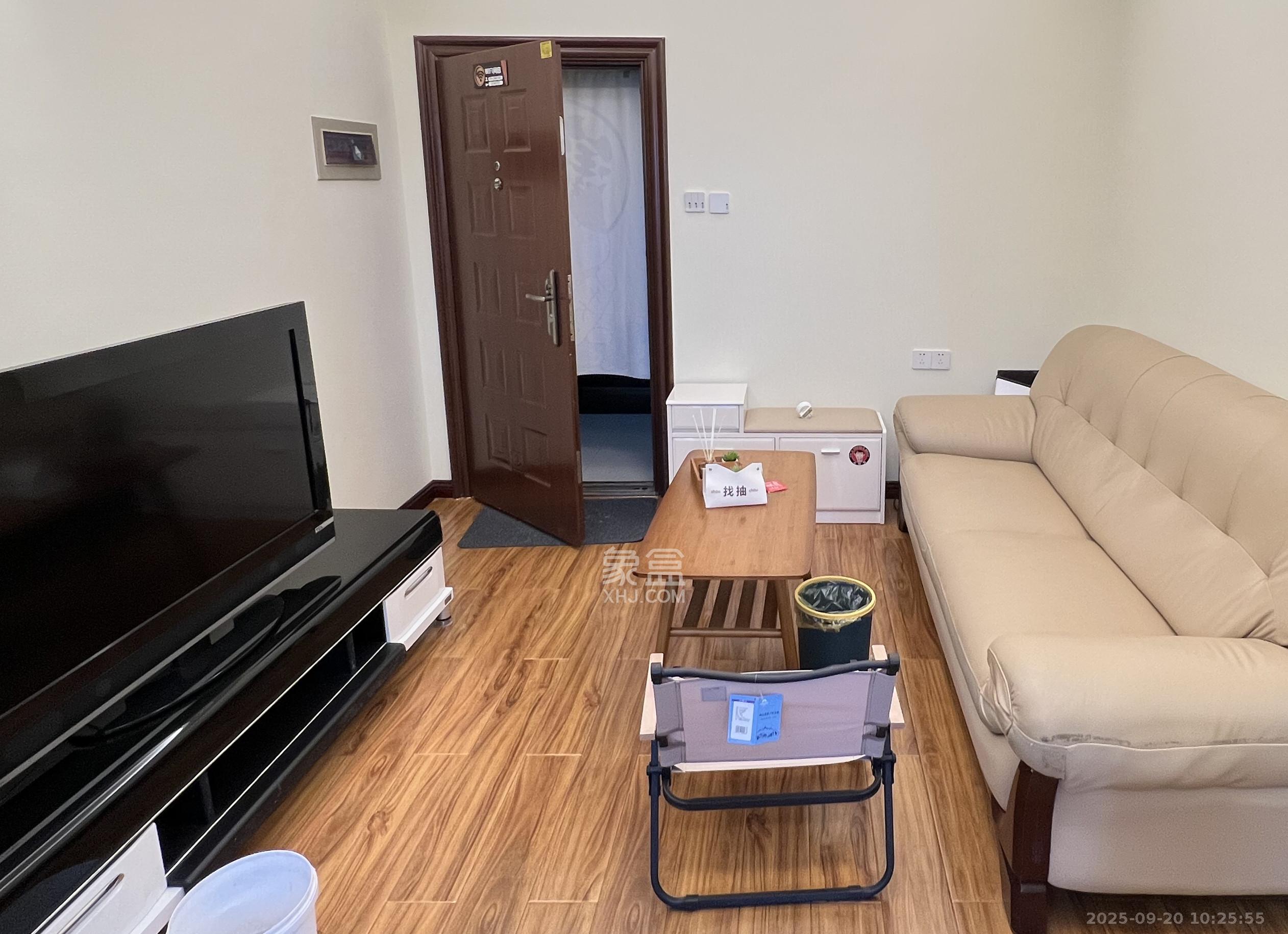 铂宫  1室1厅1卫    2700.0元/月室内图