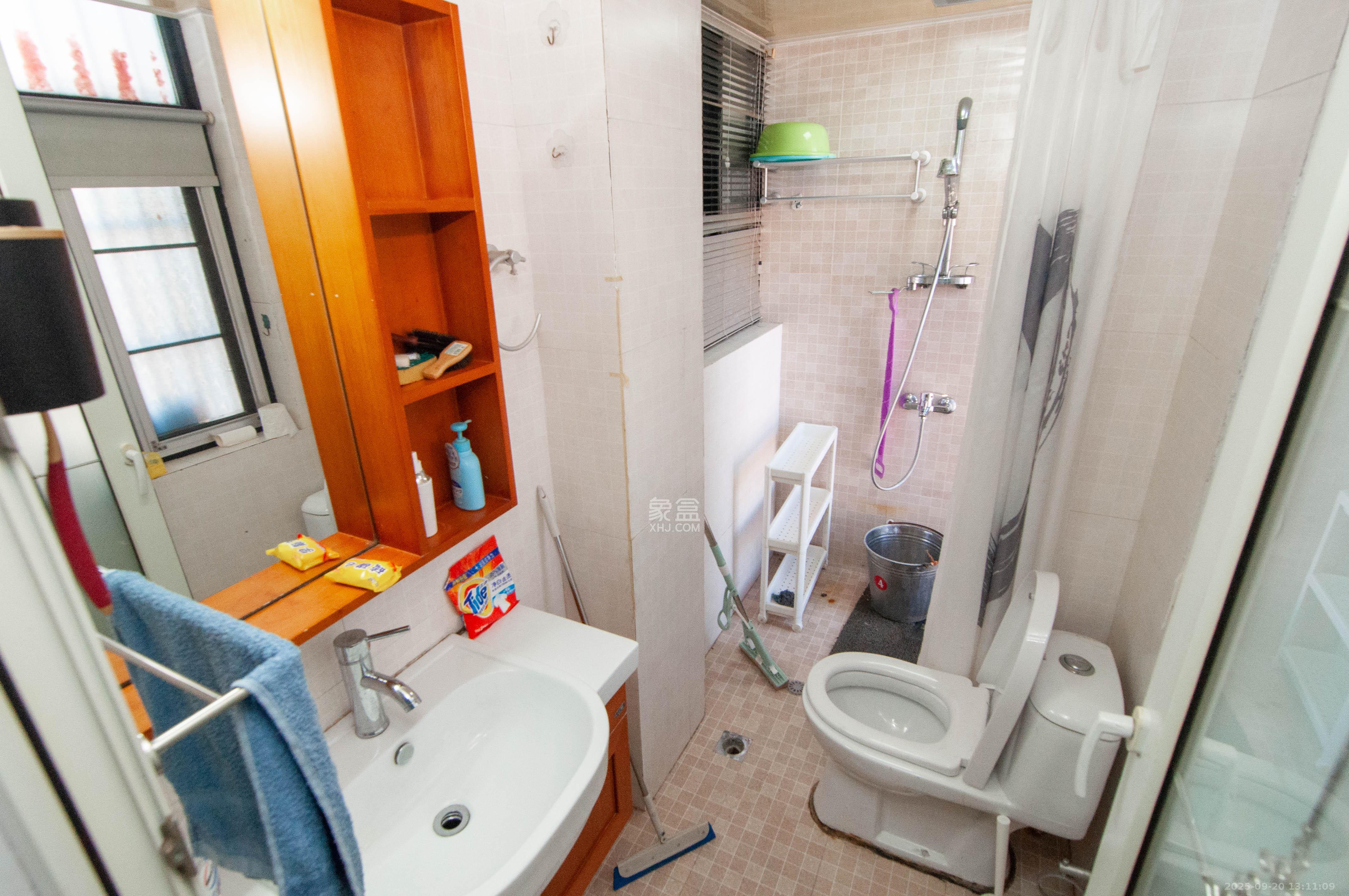 沁园春御院  1室2厅1卫    107.0万卫生间