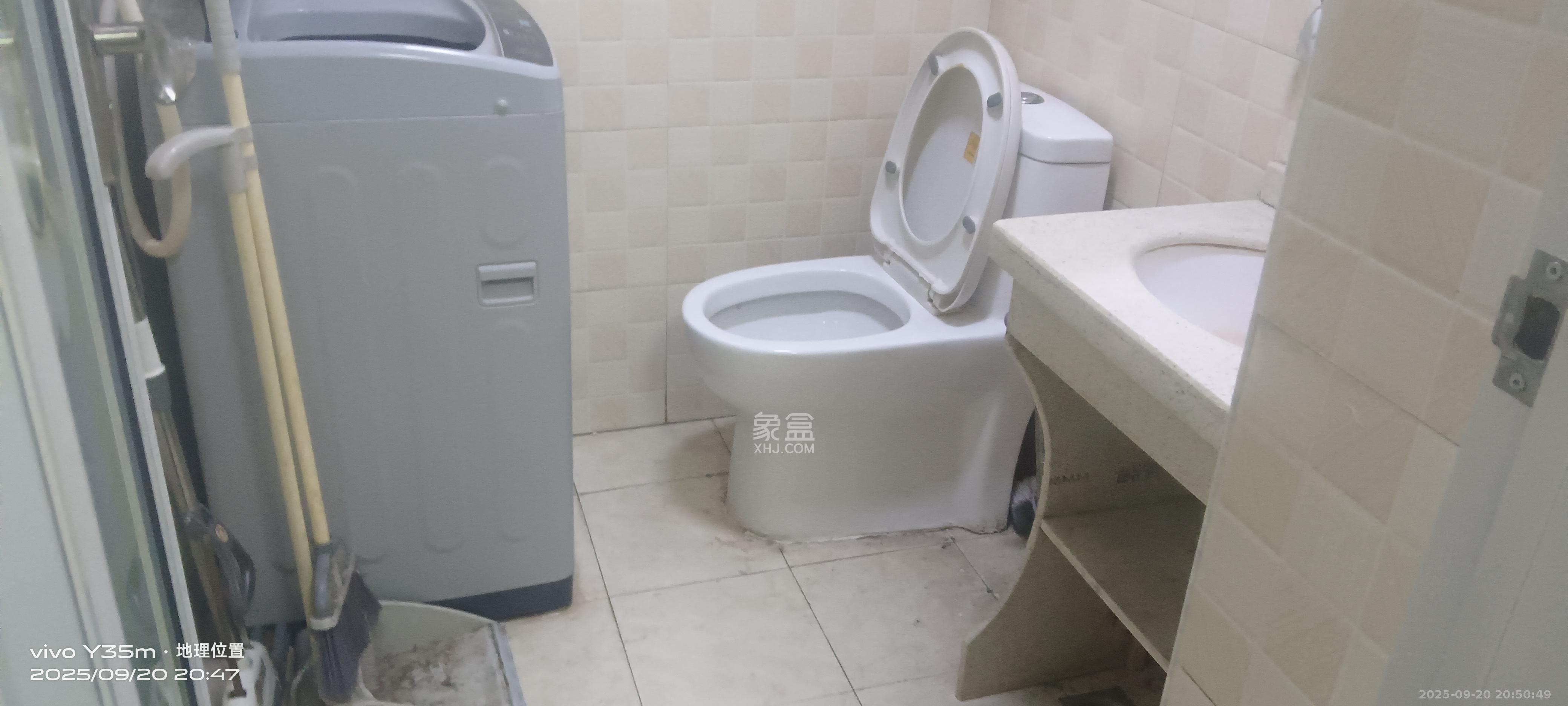 观园国际公寓  1室1厅1卫    1500.0元/月室内图