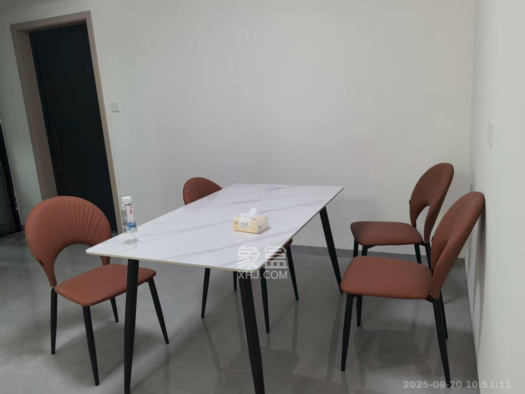 保利城(中航城国际社区、郡原美村) 3室2厅2卫 2900.0元/月 保利城(中航城国际社区、郡原美村) 3室2厅2卫 2900.0元/月室内图