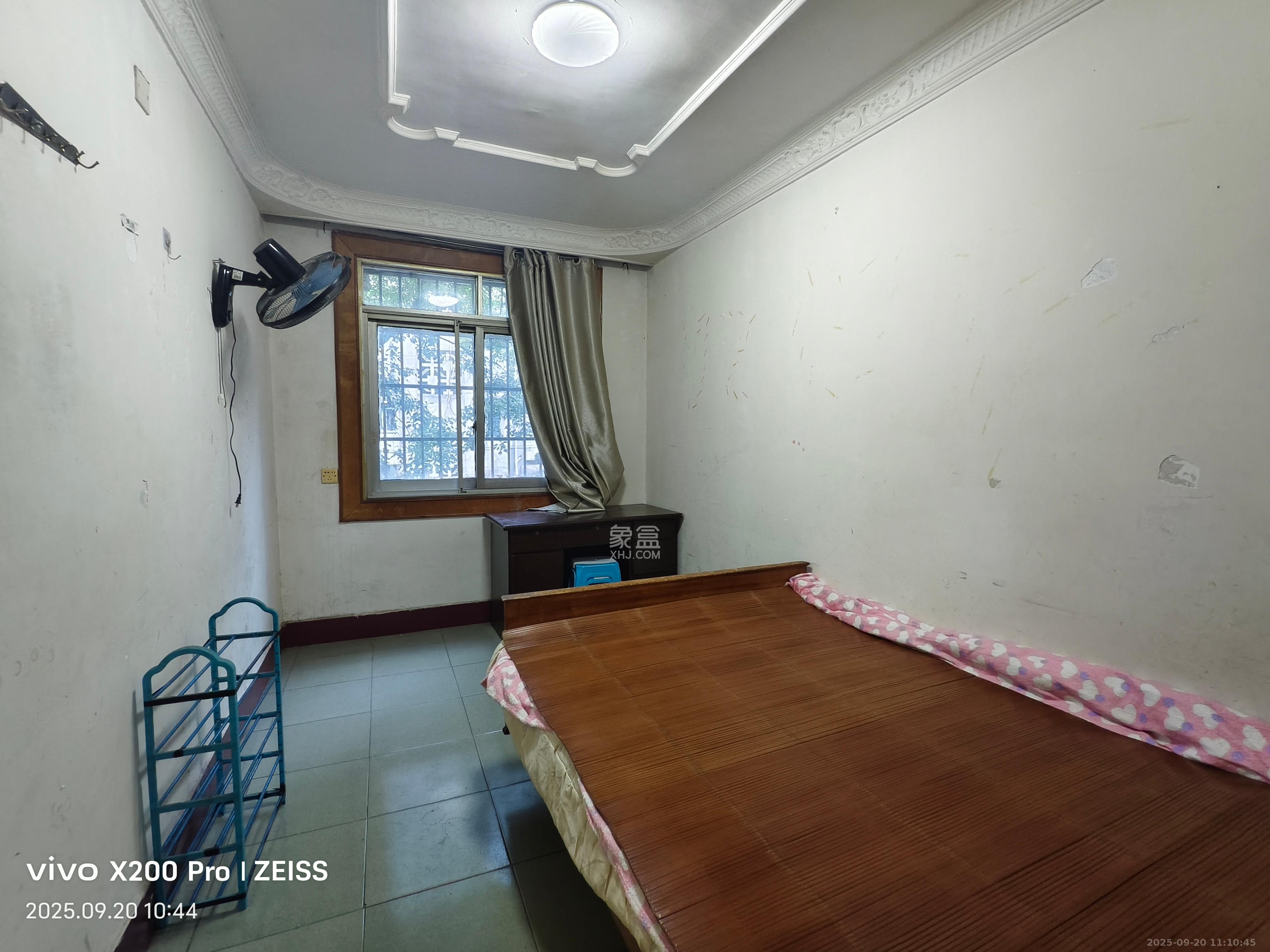 国庆新村 2室1厅1卫 1300.0元/月 国庆新村 2室1厅1卫 1300.0元/月室内图