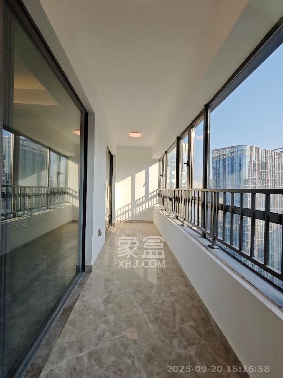 复地滨江金融中心  4室2厅2卫    5300.0元/月 复地滨江金融中心  4室2厅2卫    5300.0元/月室内图