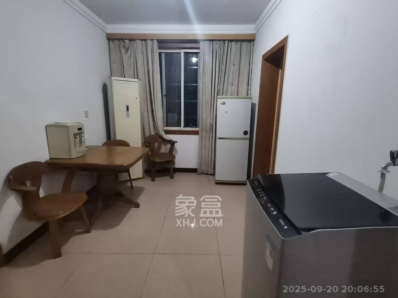 中建五局信和苑二区 3室2厅1卫 1400.0元/月 中建五局信和苑二区 3室2厅1卫 1400.0元/月室内图