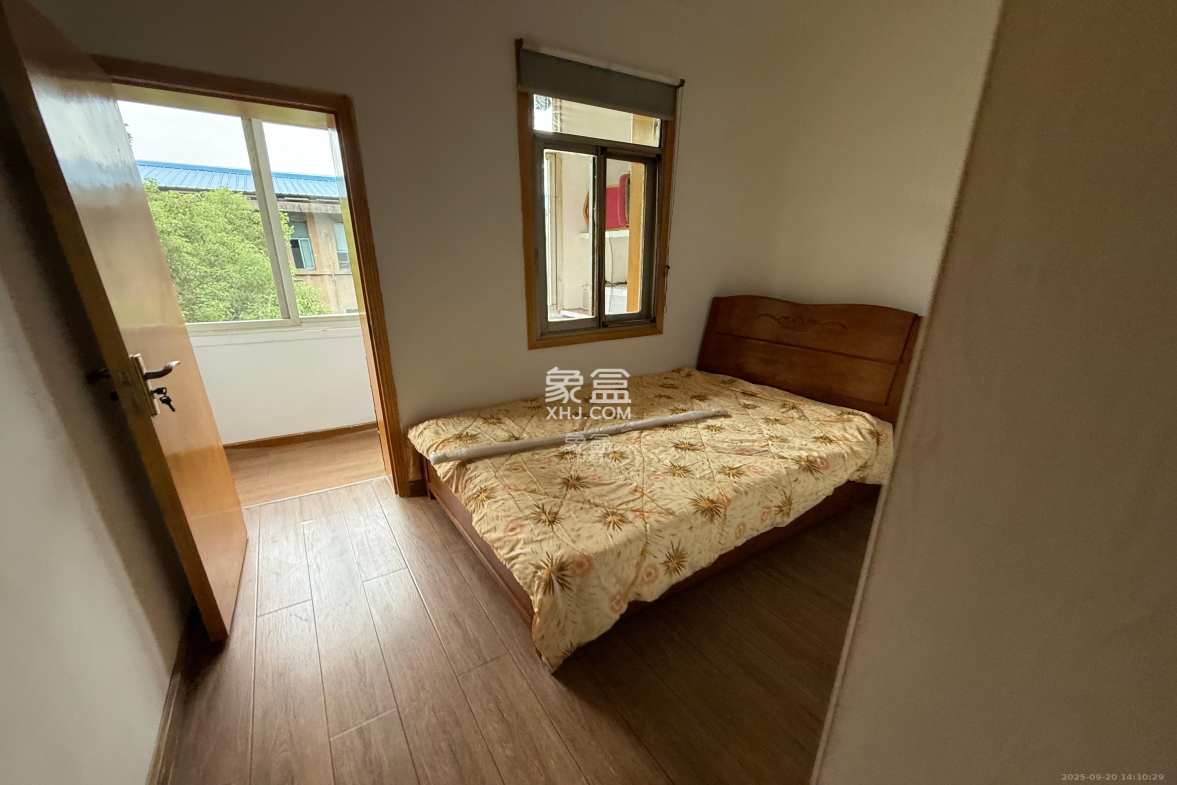 长监宿舍 2室1厅1卫 1500.0元/月 长监宿舍 2室1厅1卫 1500.0元/月室内图