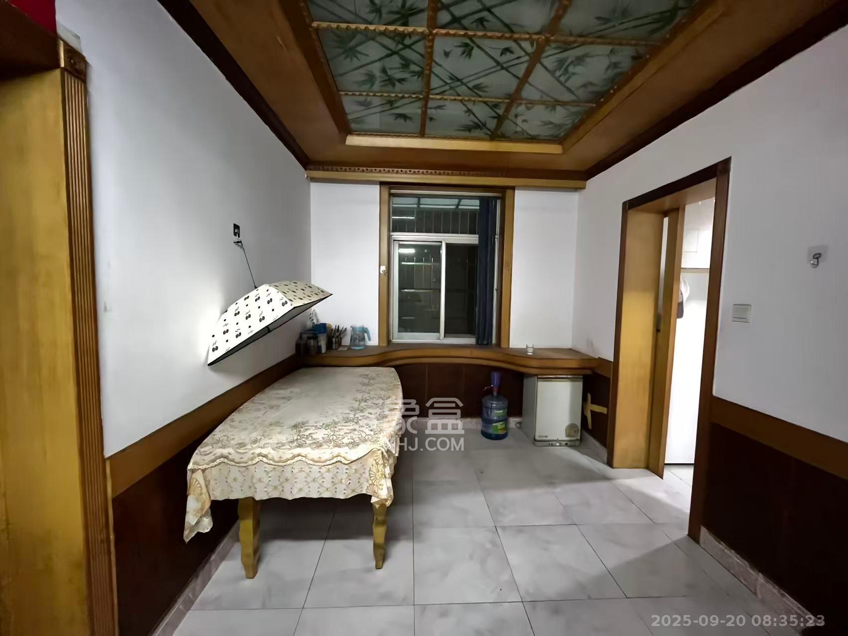 轻化公司宿舍向东南6号(产权南湖路46号) 3室2厅1卫 1500.0元/月 轻化公司宿舍向东南6号(产权南湖路46号) 3室2厅1卫 1500.0元/月室内图